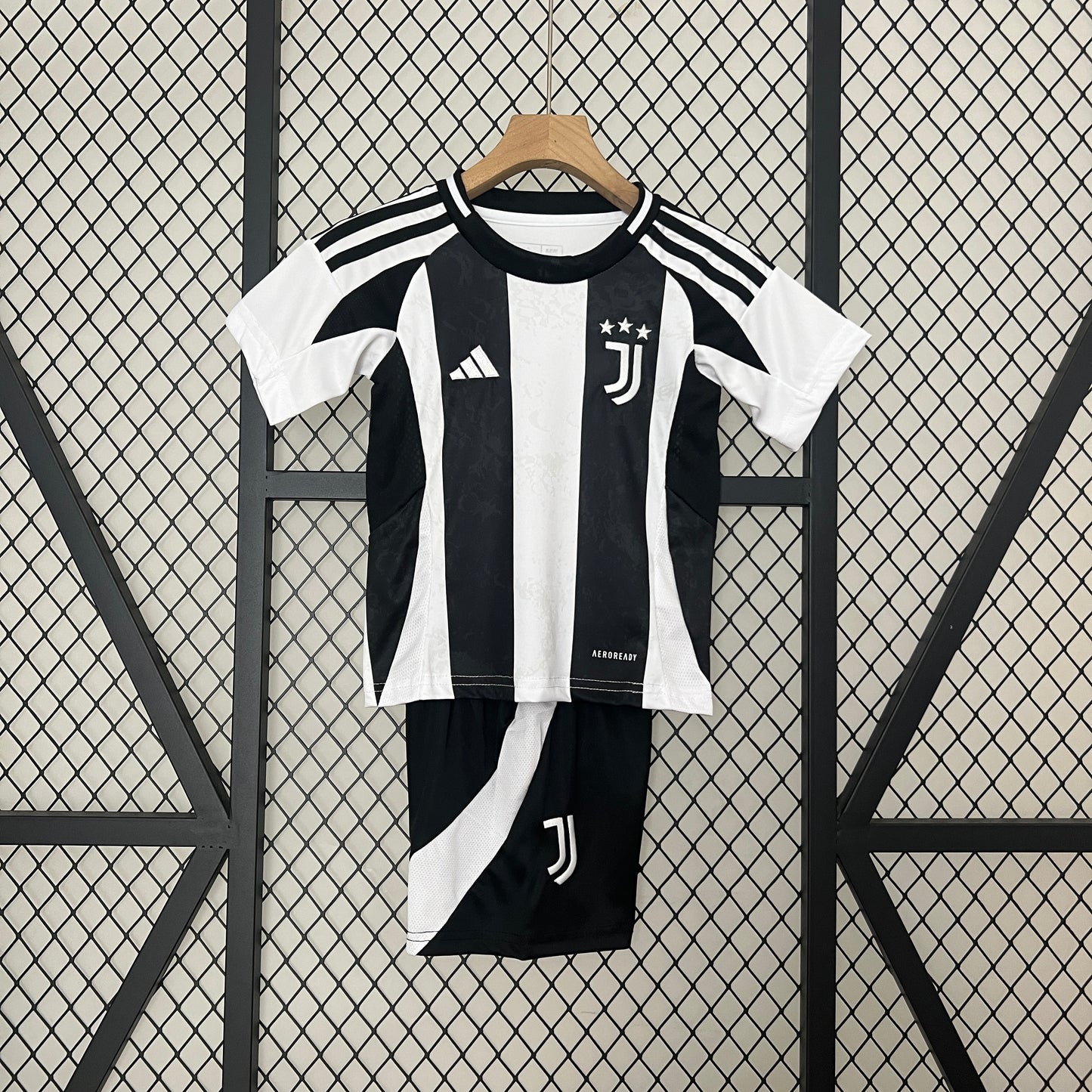 CAMISETA PRIMERA EQUIPACIÓN JUVENTUS 24/25 VERSIÓN INFANTIL