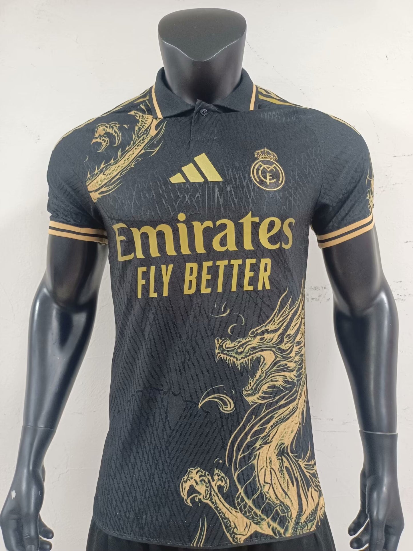 CAMISETA CONCEPTO REAL MADRID 24/25 VERSIÓN JUGADOR