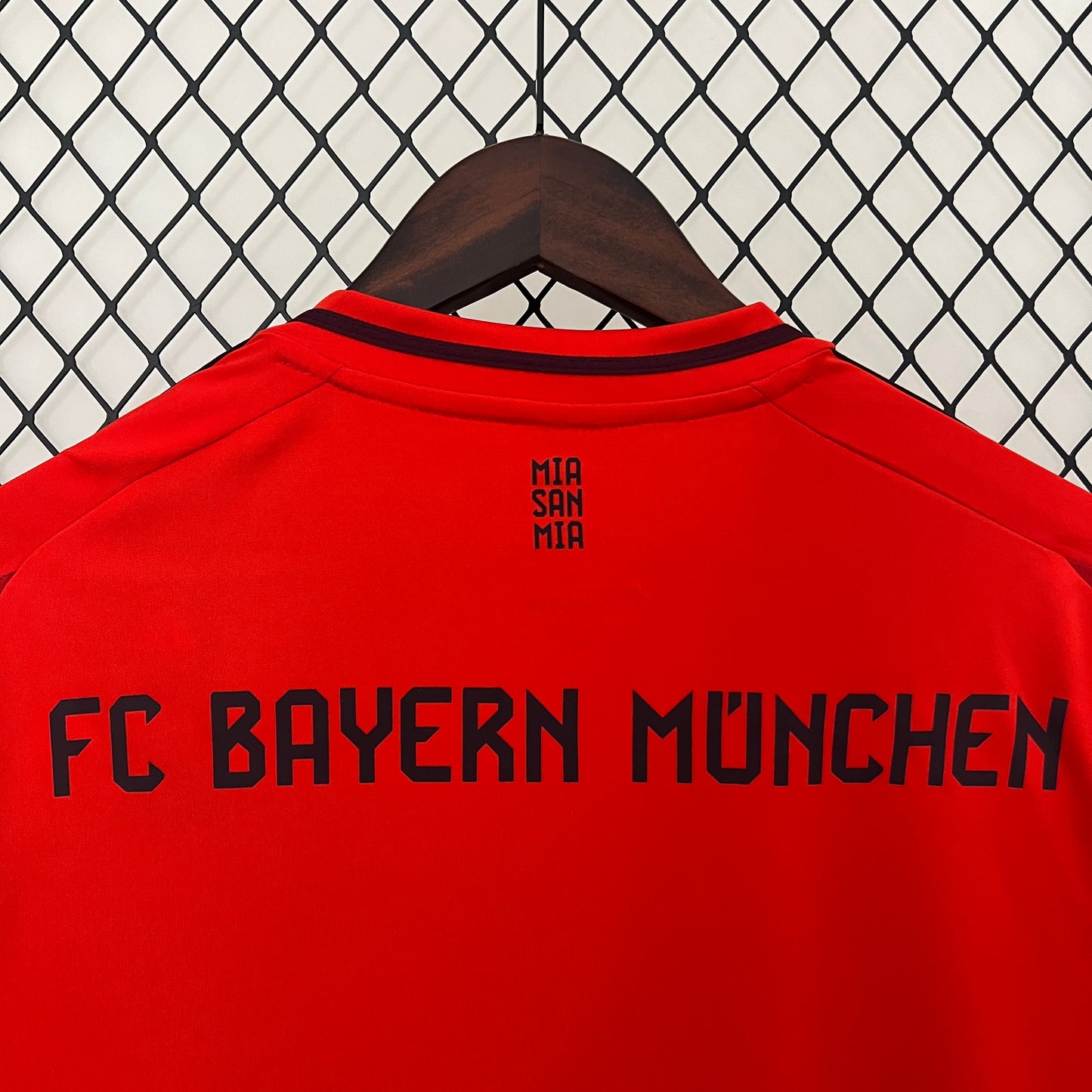 CAMISETA PRIMERA EQUIPACIÓN BAYERN MUNICH 24/25 VERSIÓN FAN