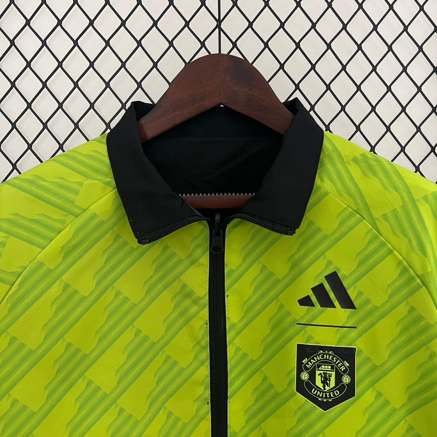 CORTAVIENTOS MANCHESTER UNITED REVERSIBLE