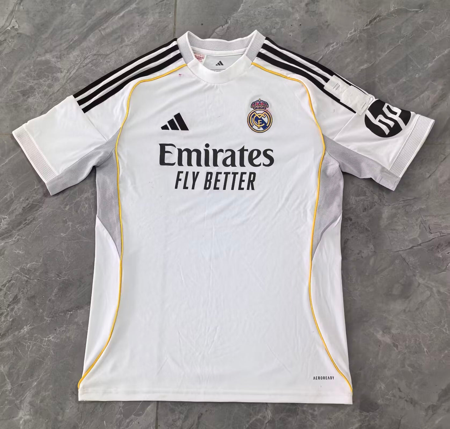 CAMISETA PRIMERA EQUIPACIÓN REAL MADRID 25/26 VERSIÓN FAN