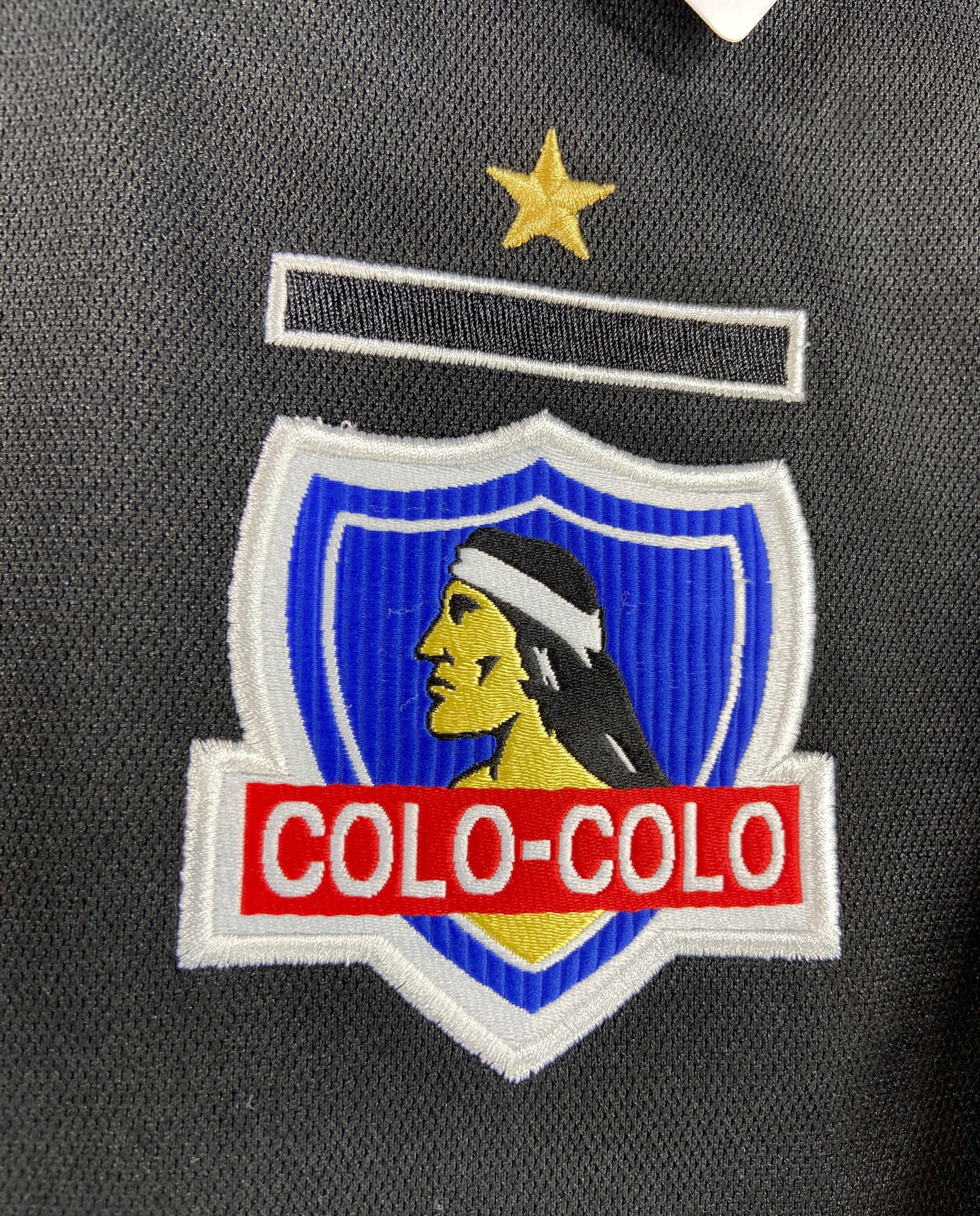 CAMISETA SEGUNDA EQUIPACIÓN COLO COLO 2022 VERSIÓN FAN