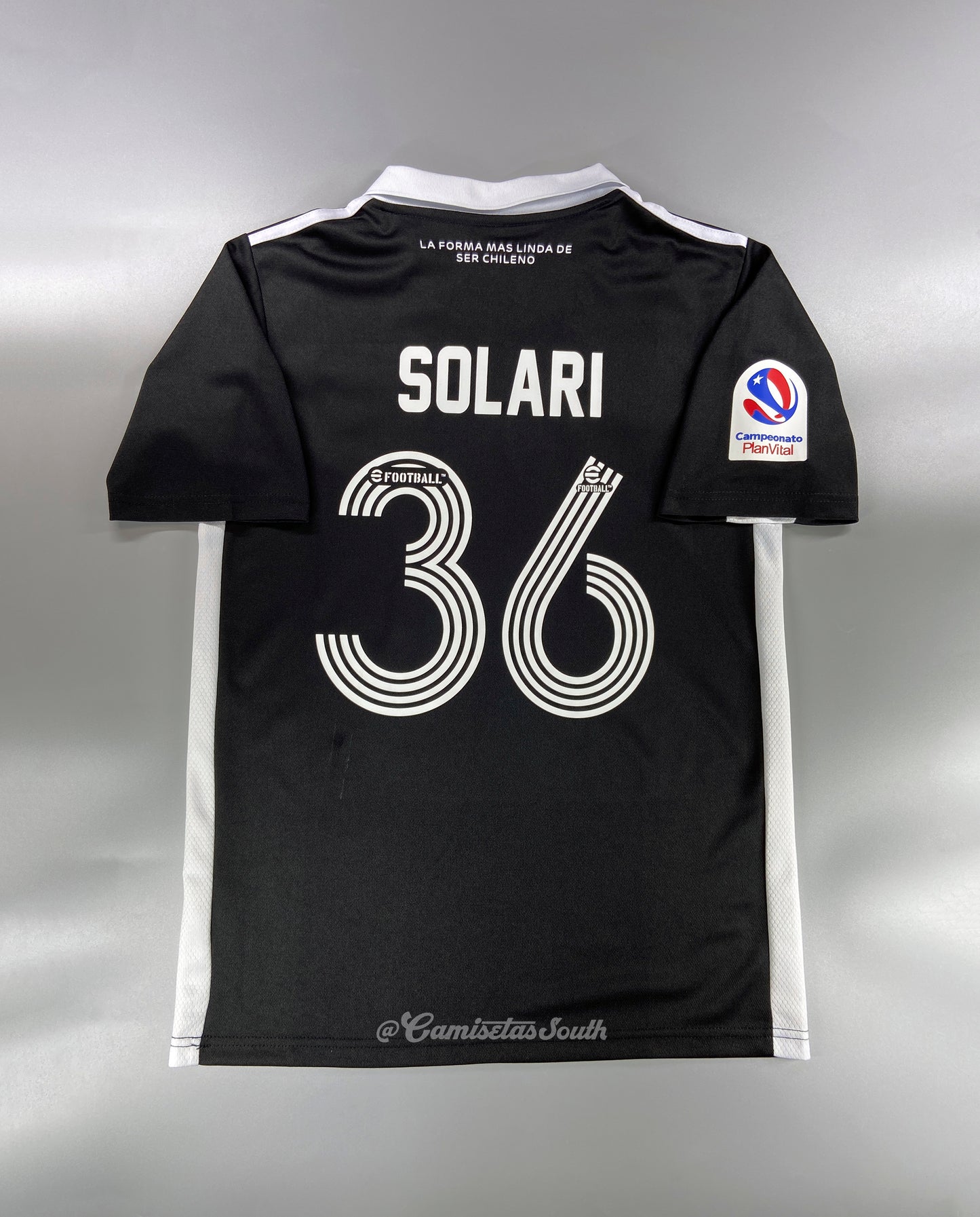 CAMISETA SEGUNDA EQUIPACIÓN COLO COLO 2022 VERSIÓN FAN