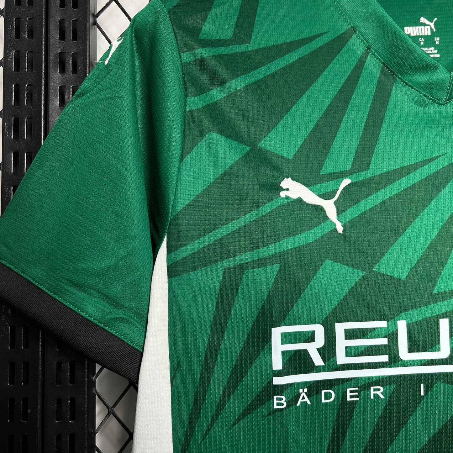 CAMISETA SEGUNDA EQUIPACIÓN BORUSSIA MÖNCHENGLADBACH 24/25 VERSIÓN FAN