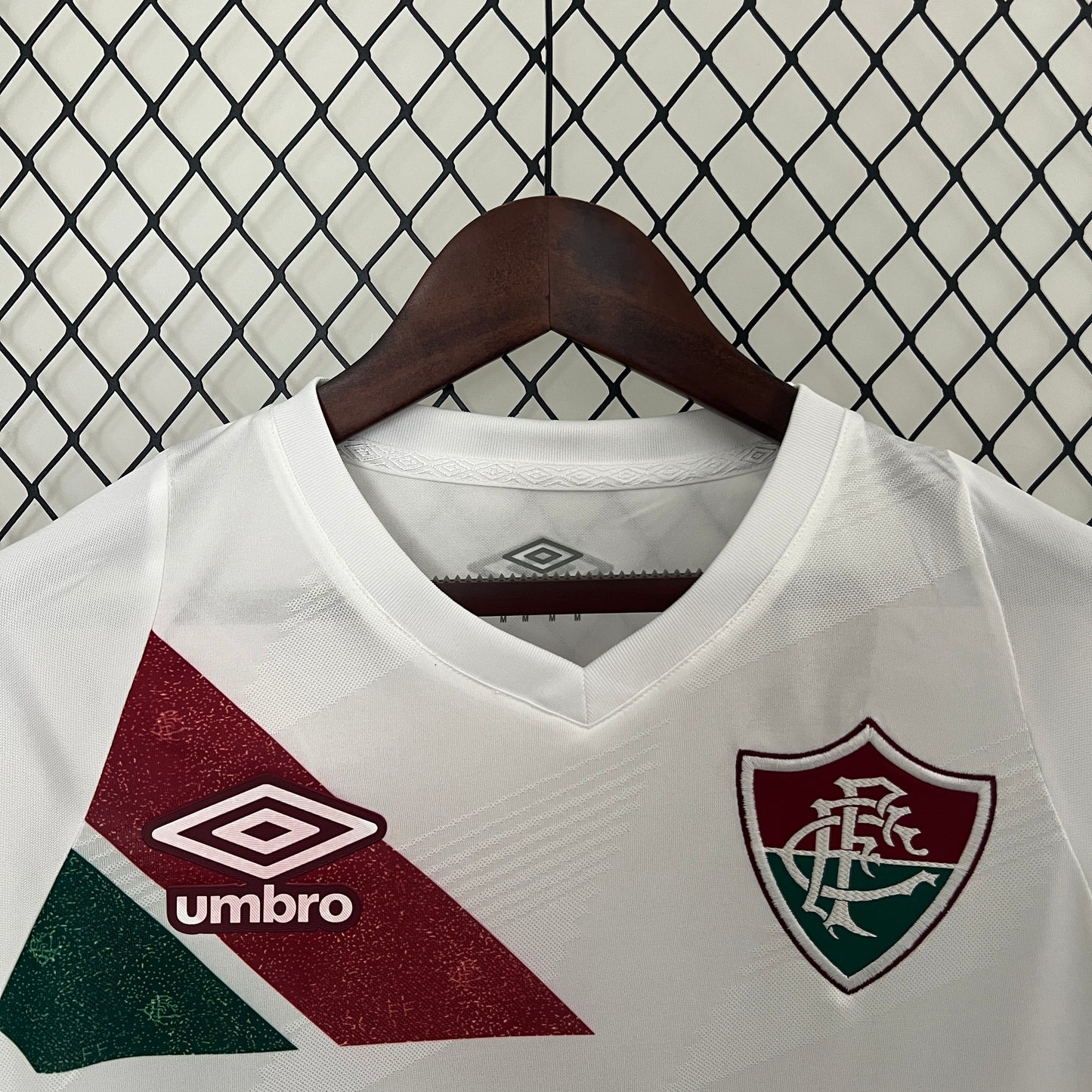 CAMISETA SEGUNDA EQUIPACIÓN FLUMINENSE 2024 VERSIÓN FAN