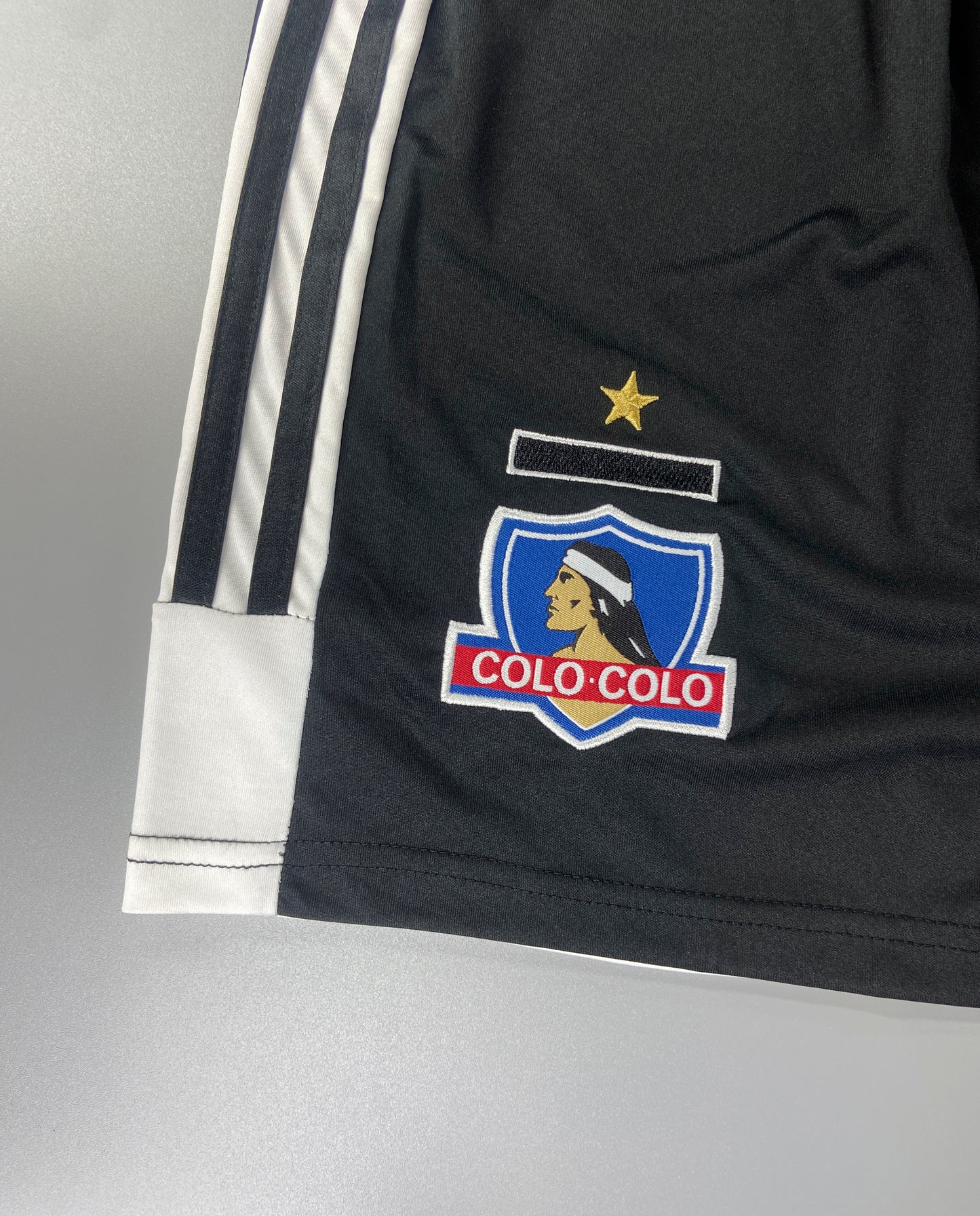 SHORTS PRIMERA EQUIPACIÓN COLO COLO 2022