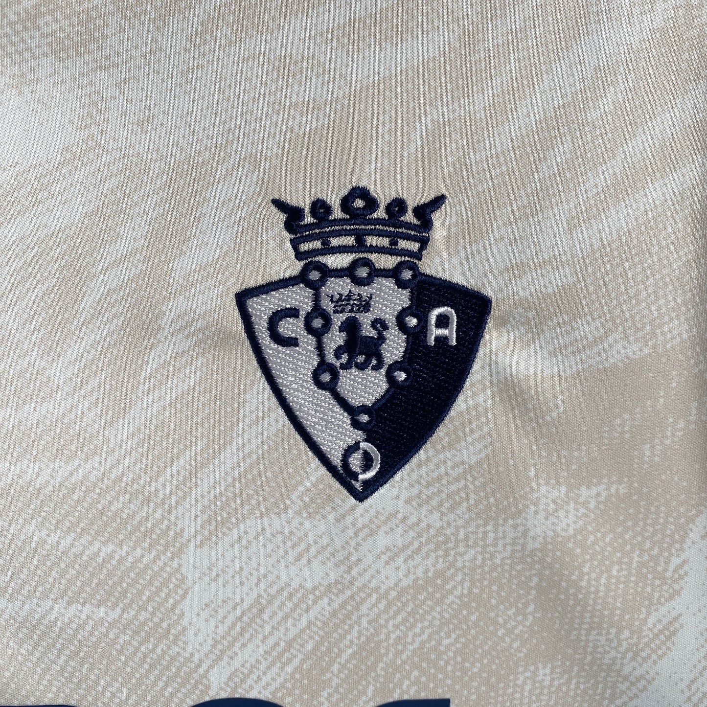 CAMISETA SEGUNDA EQUIPACIÓN OSASUNA 24/25 VERSIÓN FAN