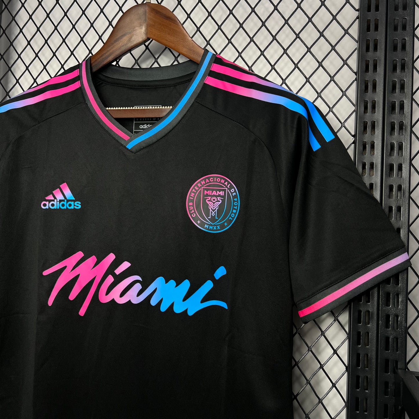 CAMISETA CONCEPTO INTER DE MIAMI 2024 VERSIÓN FAN