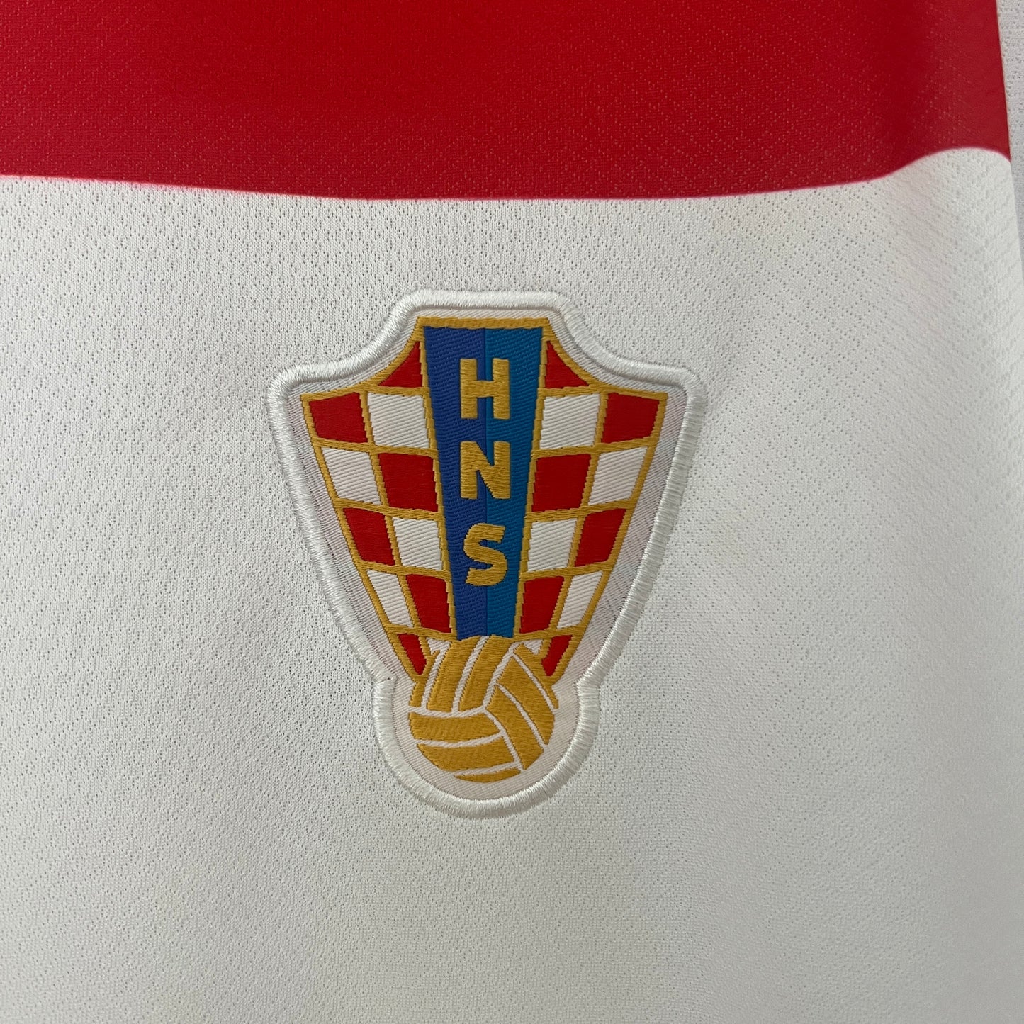 CAMISETA PRIMERA EQUIPACIÓN CROACIA 2024 VERSIÓN FAN