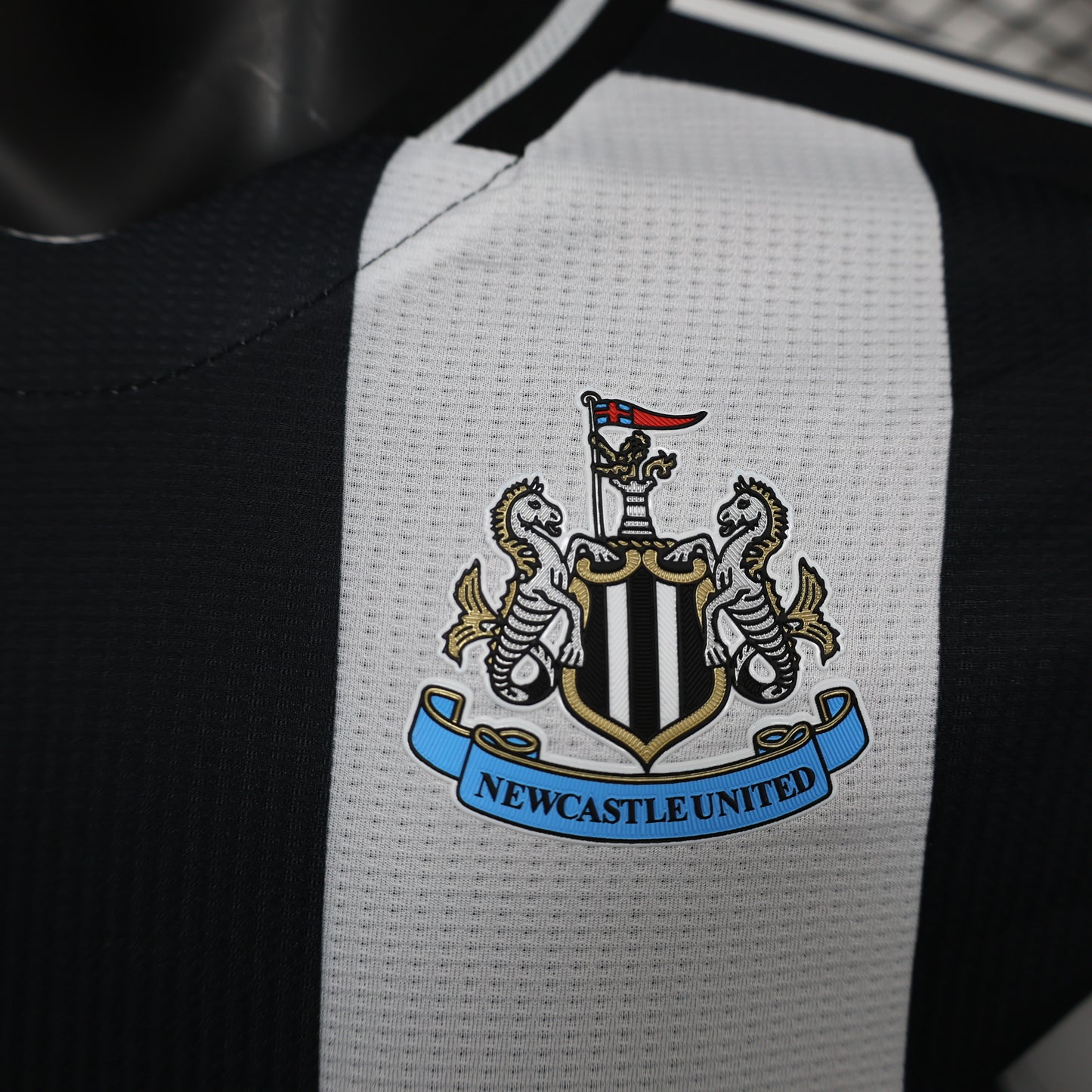 CAMISETA PRIMERA EQUIPACIÓN NEWCASTLE 24/25 VERSIÓN JUGADOR