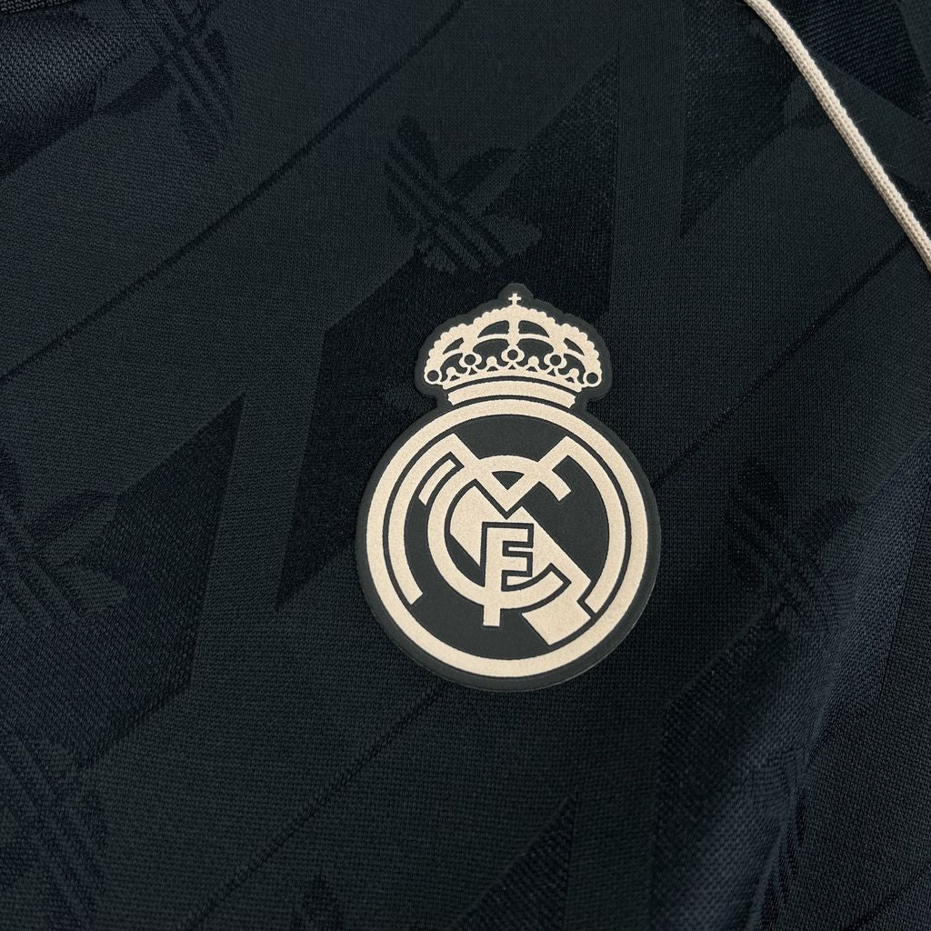 CAMISETA EDICIÓN ESPECIAL REAL MADRID 24/25 VERSIÓN FAN