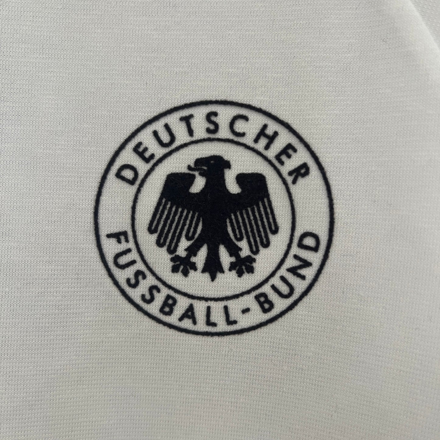 POLERA DE SALIDA ALEMANIA 2024 VERSIÓN FAN