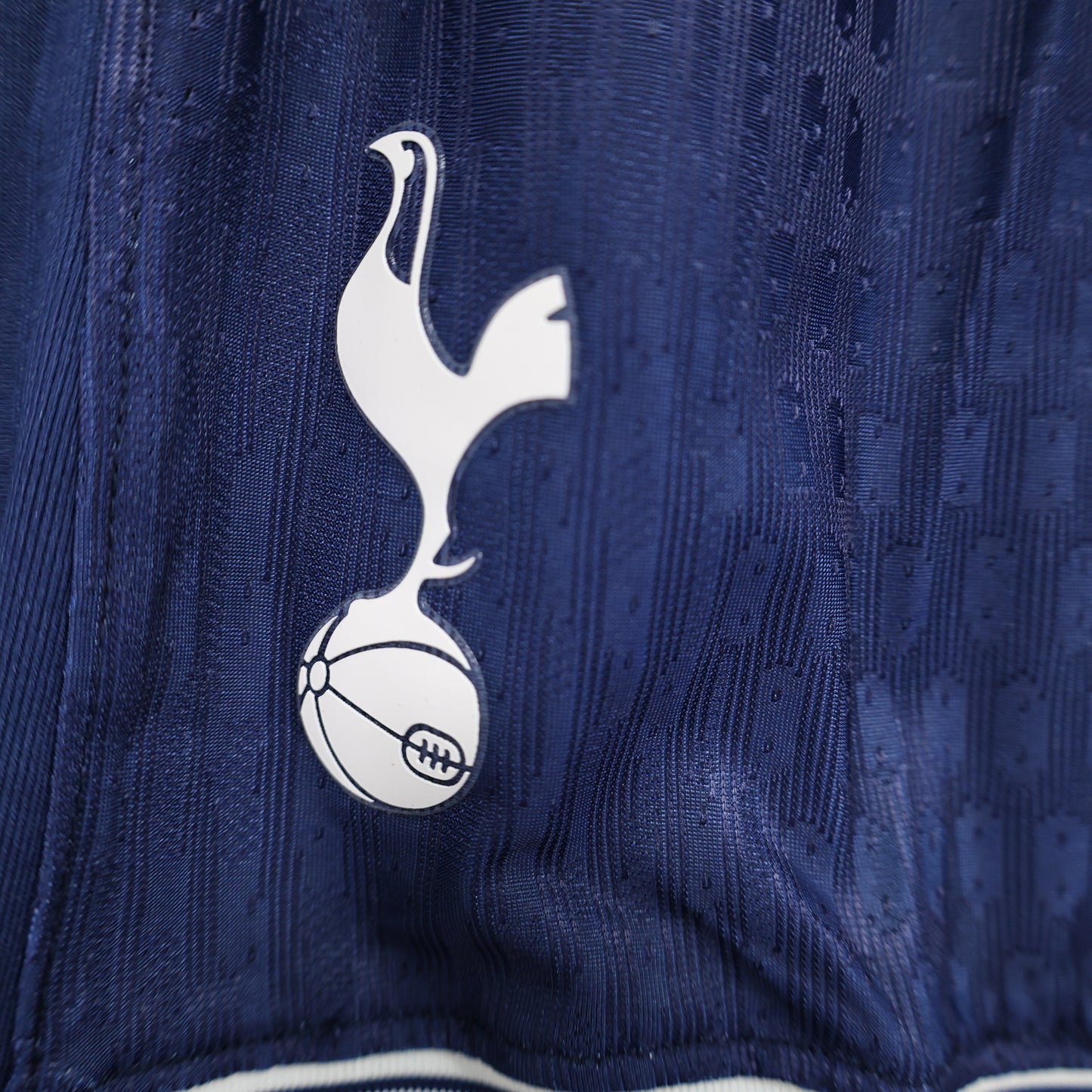 SHORTS PRIMERA EQUIPACIÓN TOTTENHAM 24/25 VERSIÓN JUGADOR