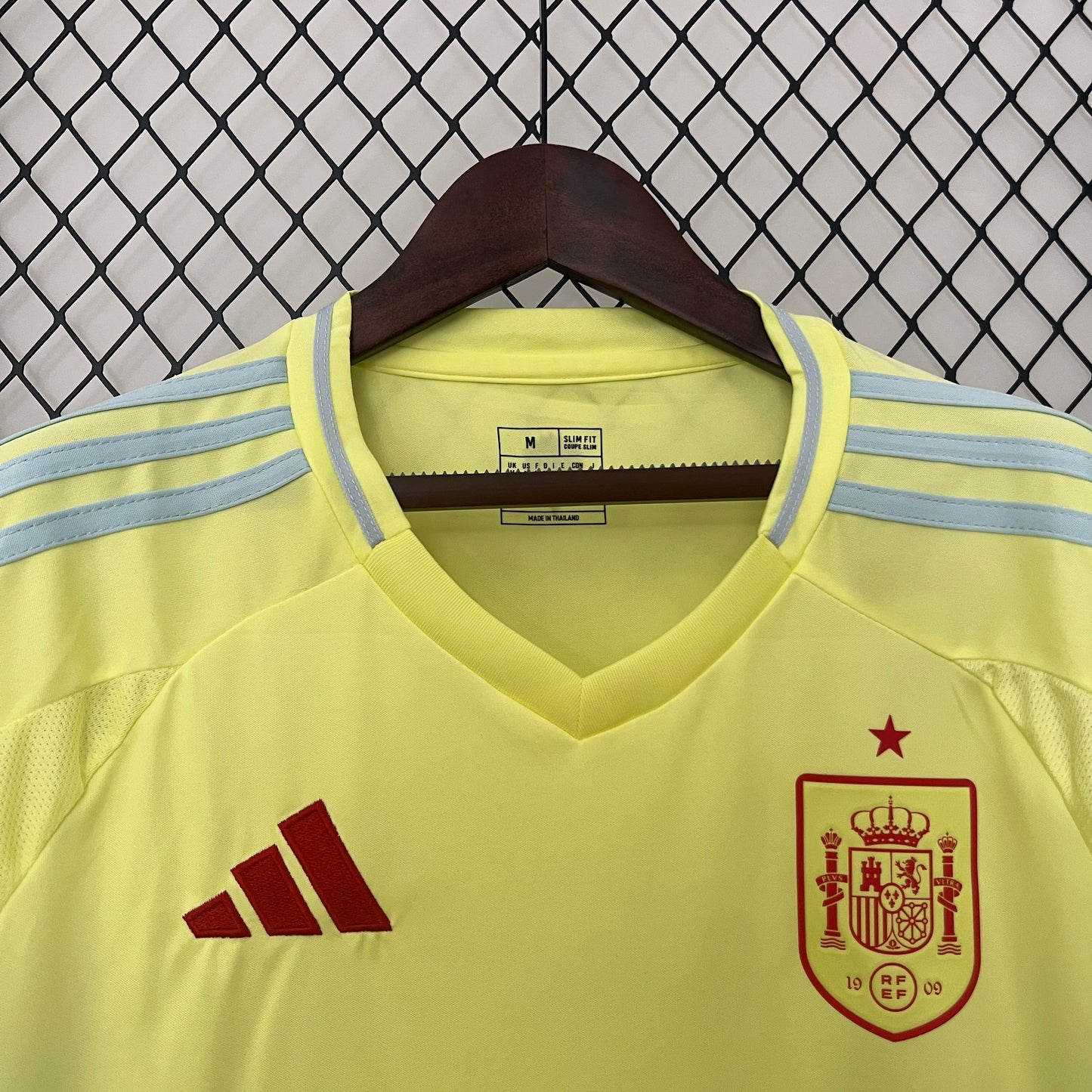 CAMISETA SEGUNDA EQUIPACIÓN ESPAÑA 2024 VERSIÓN FAN