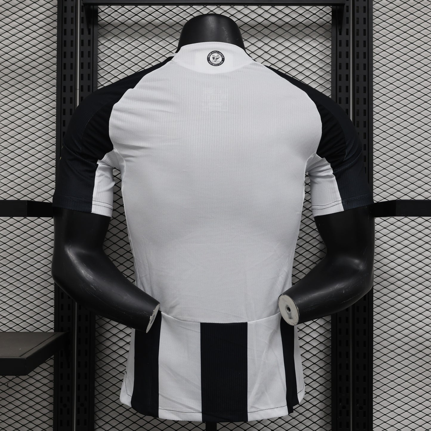 CAMISETA PRIMERA EQUIPACIÓN NEWCASTLE 24/25 VERSIÓN JUGADOR