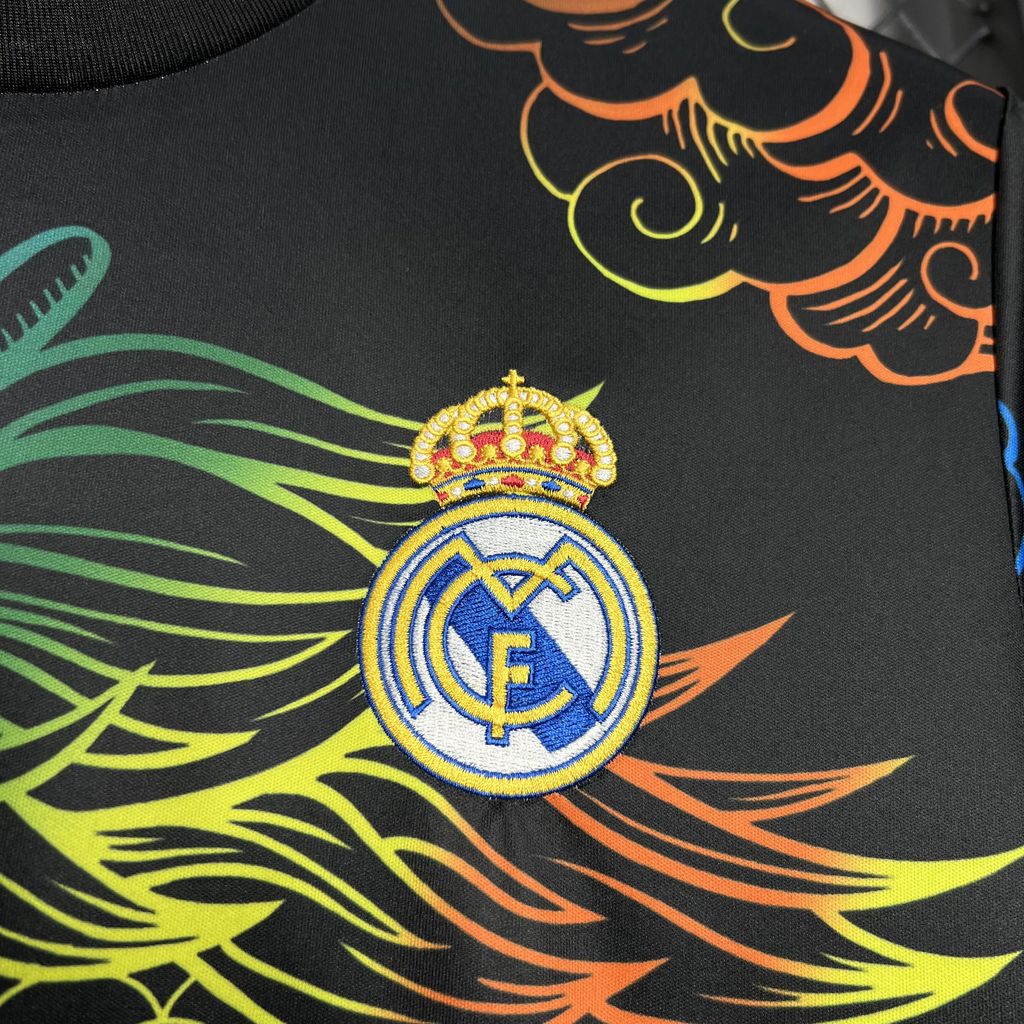 CAMISETA CONCEPTO REAL MADRID 24/25 VERSIÓN FAN