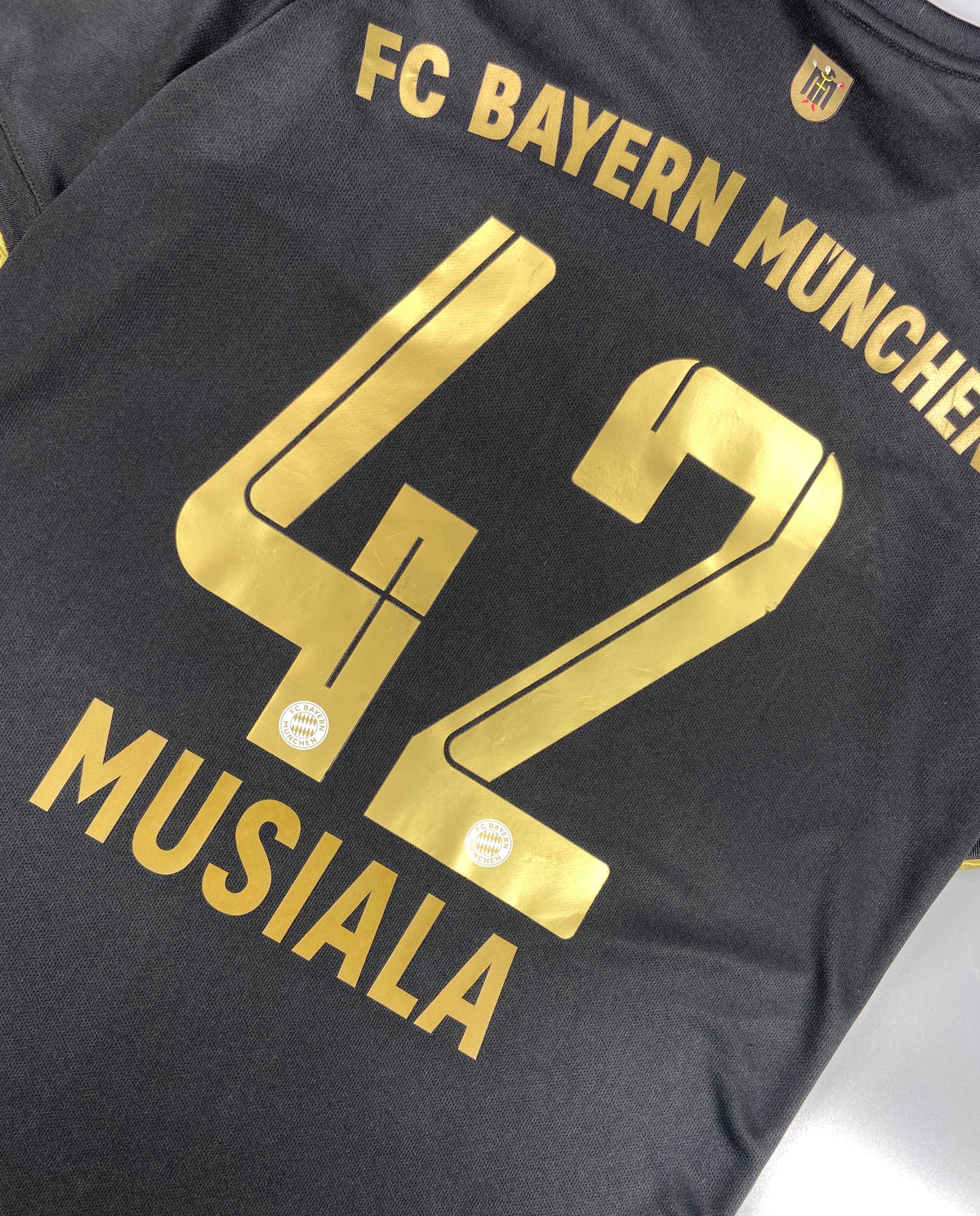 CAMISETA SEGUNDA EQUIPACIÓN BAYERN MUNICH 21/22 VERSIÓN FAN