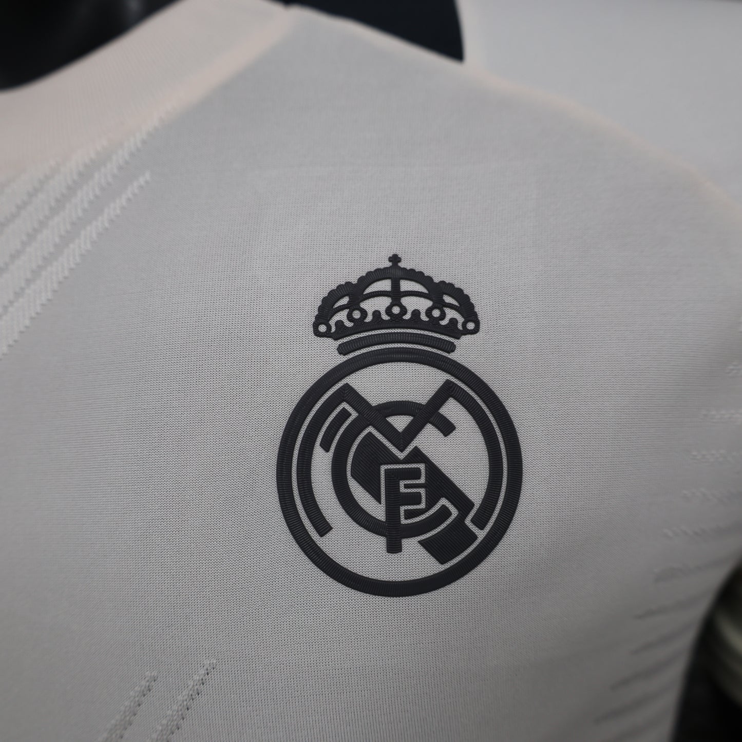 CAMISETA ENTRENAMIENTO REAL MADRID 24/25 VERSIÓN JUGADOR