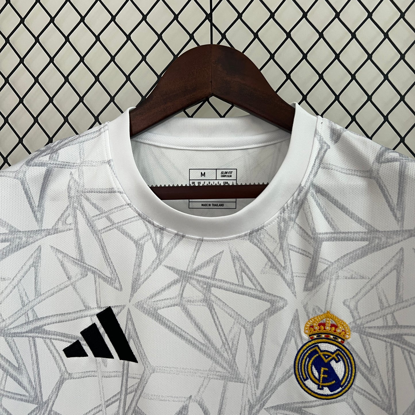 CAMISETA ENTRENAMIENTO REAL MADRID 24/25 VERSIÓN FAN