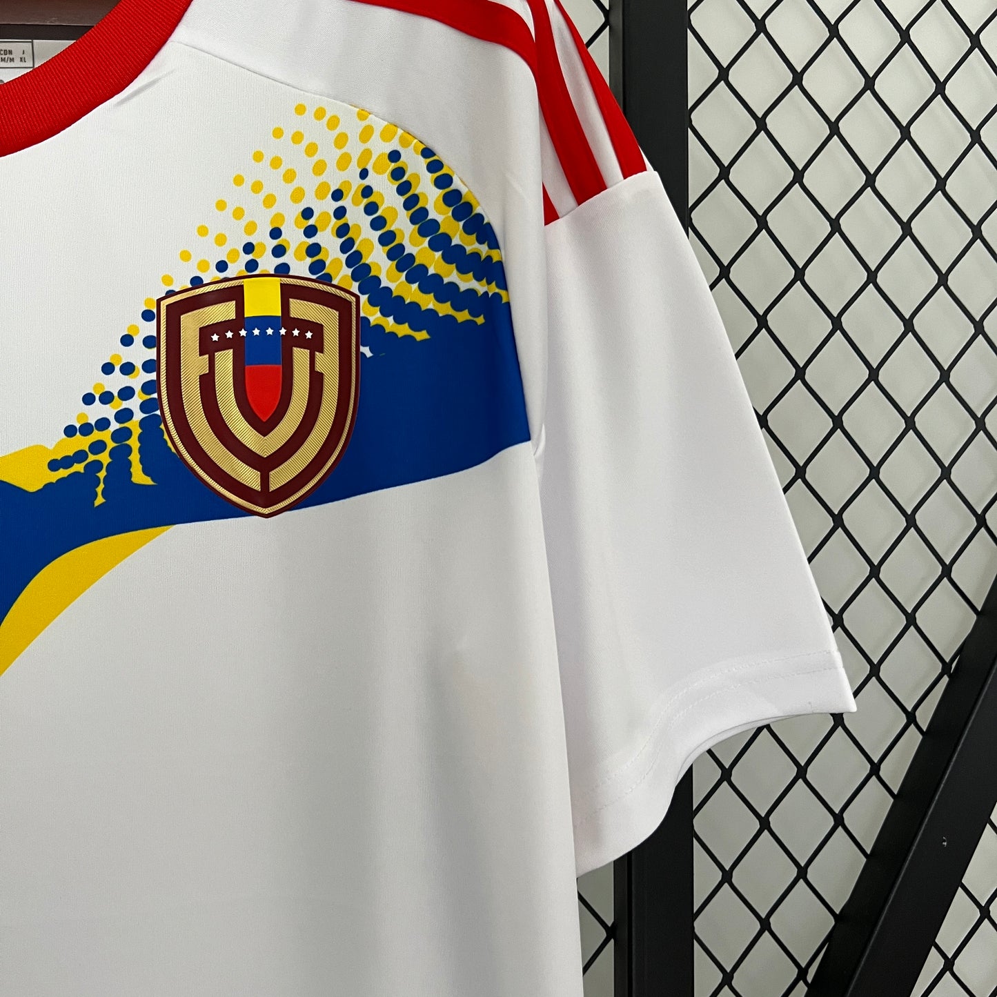 CAMISETA SEGUNDA EQUIPACIÓN VENEZUELA 2024 VERSIÓN FAN