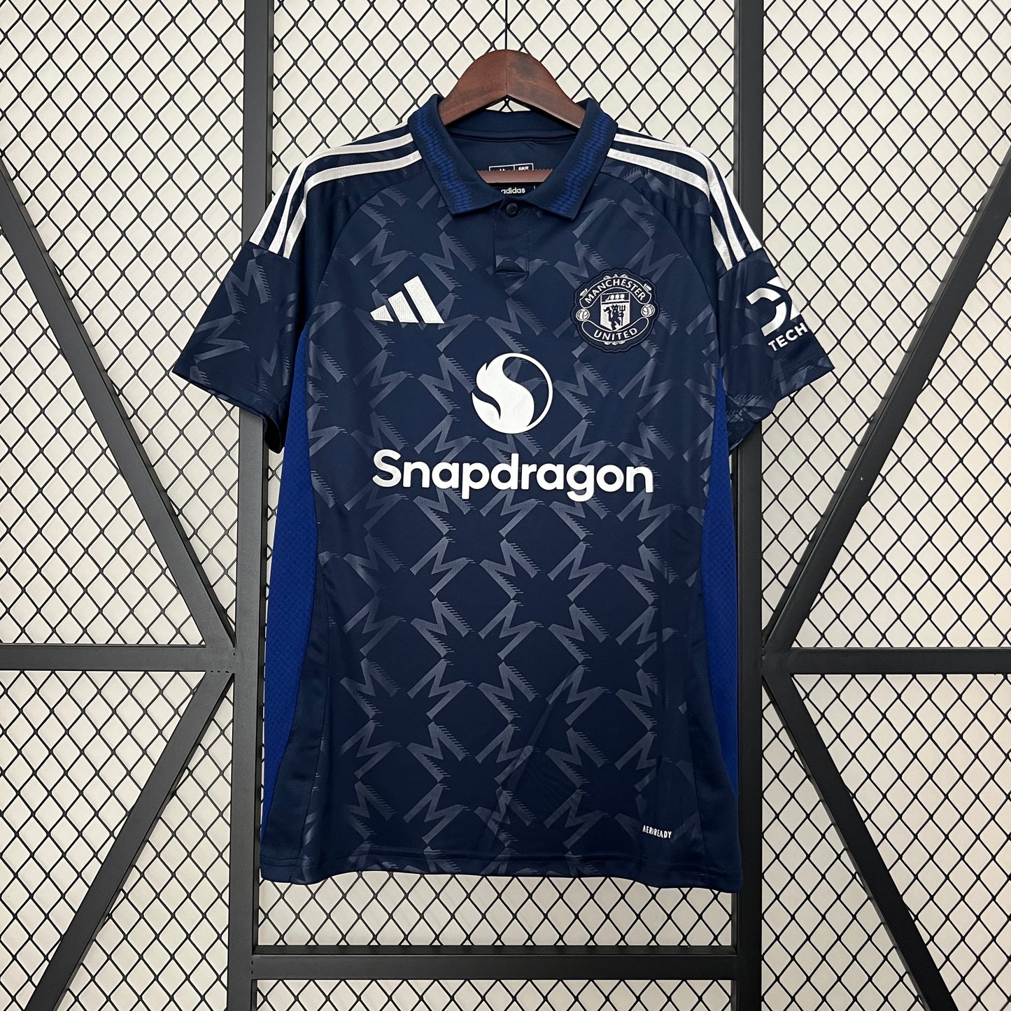 CAMISETA SEGUNDA EQUIPACIÓN MANCHESTER UNITED 24/25 VERSIÓN FAN