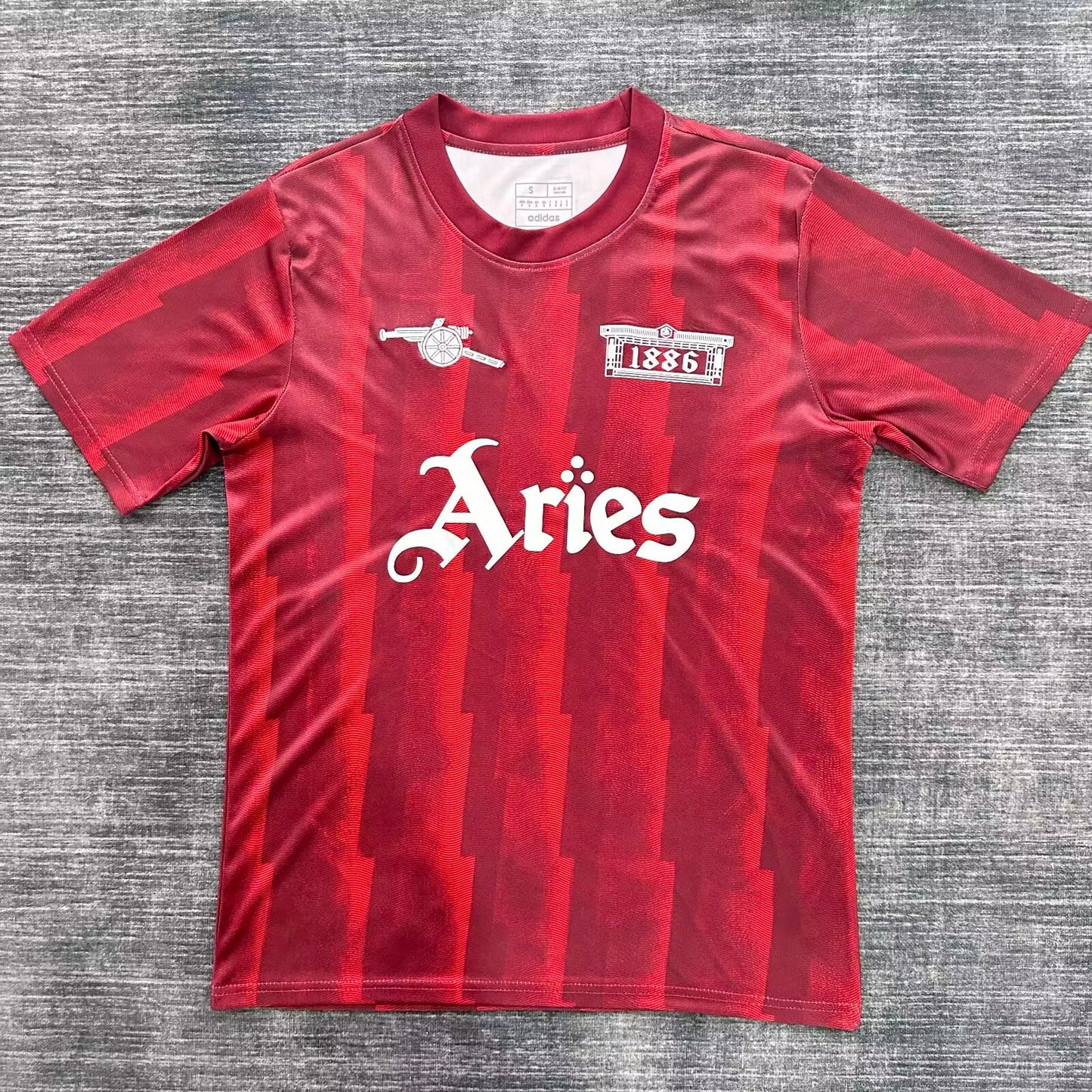 CAMISETA EDICIÓN ESPECIAL ARSENAL 24/25 VERSIÓN FAN