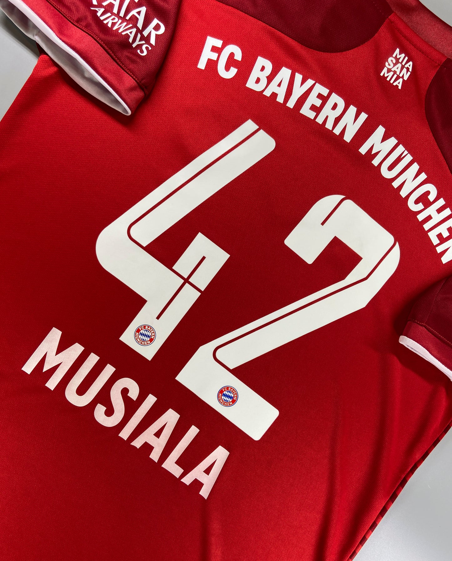 CAMISETA PRIMERA EQUIPACIÓN BAYERN MUNICH 21/22 VERSIÓN FAN