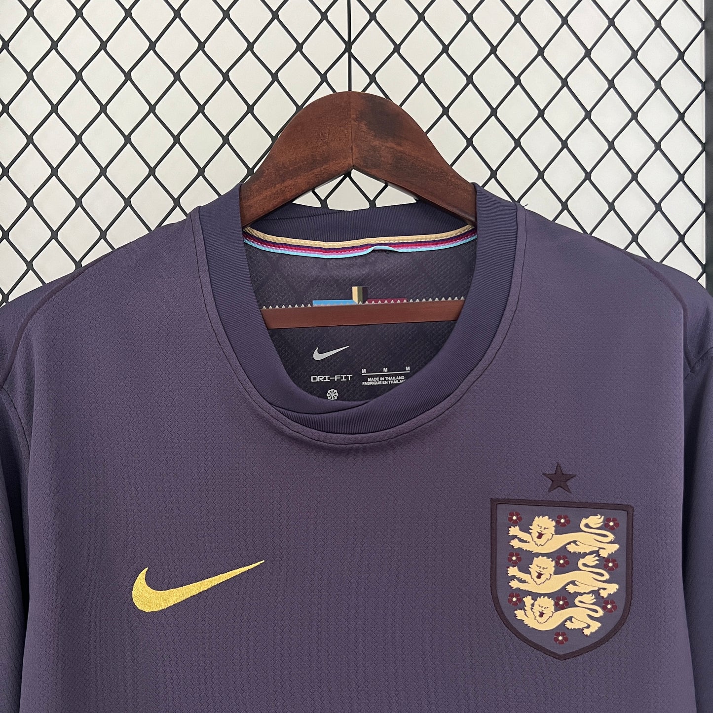 CAMISETA SEGUNDA EQUIPACIÓN INGLATERRA 2024 VERSIÓN FAN