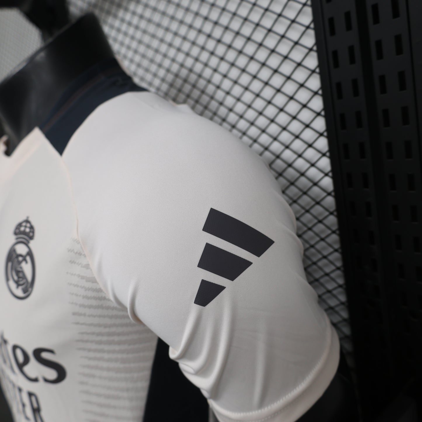 CAMISETA ENTRENAMIENTO REAL MADRID 24/25 VERSIÓN JUGADOR