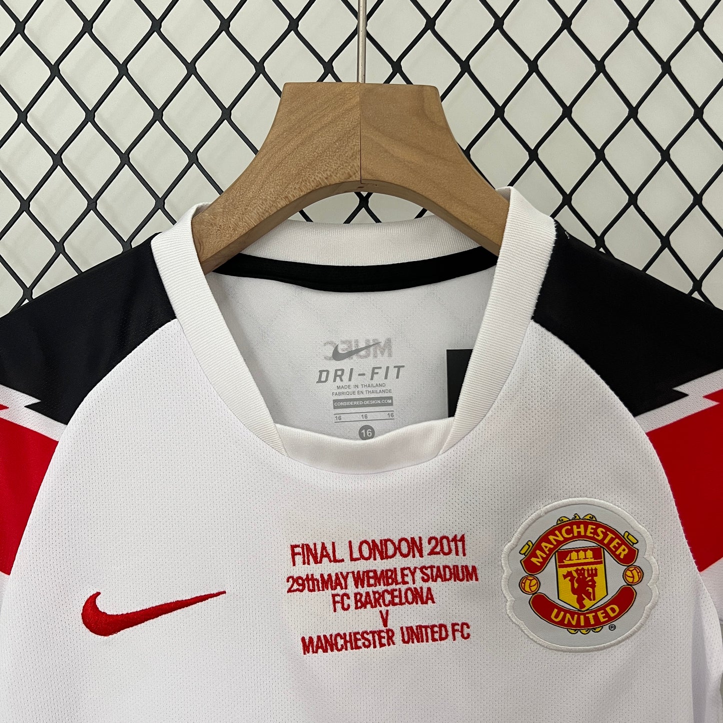 CAMISETA SEGUNDA EQUIPACIÓN MANCHESTER UNITED 2010/11 INFANTIL