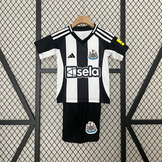 CAMISETA PRIMERA EQUIPACIÓN NEWCASTLE 24/25 VERSIÓN INFANTIL