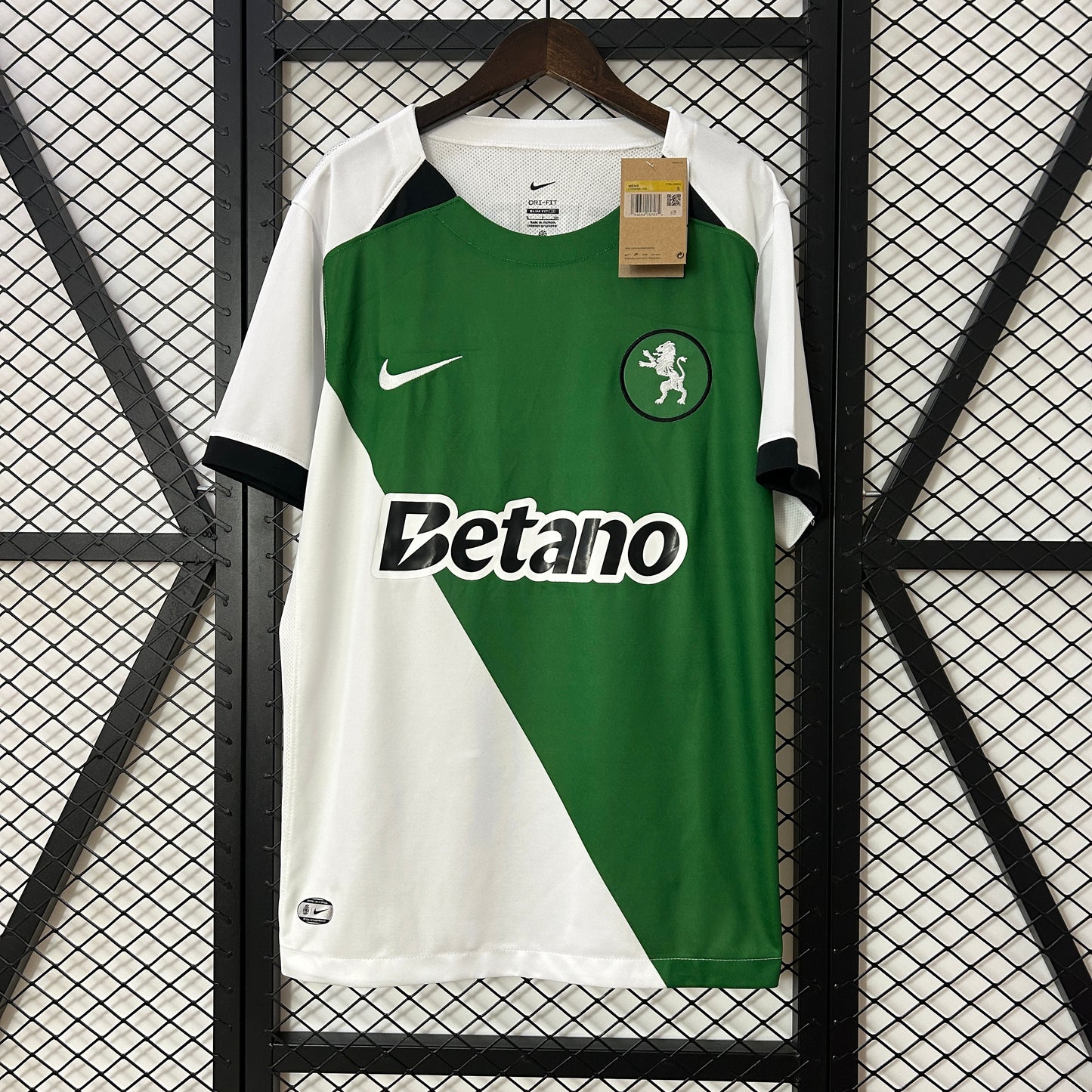 CAMISETA EDICIÓN ESPECIAL SPORTING CP 24/25 VERSIÓN FAN