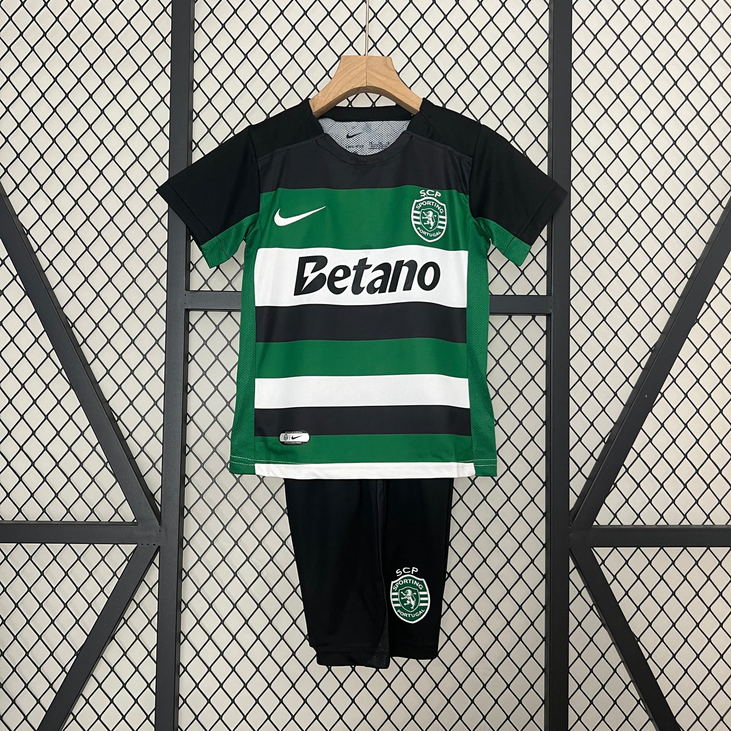 CAMISETA PRIMERA EQUIPACIÓN SPORTING CP 24/25 VERSIÓN INFANTIL