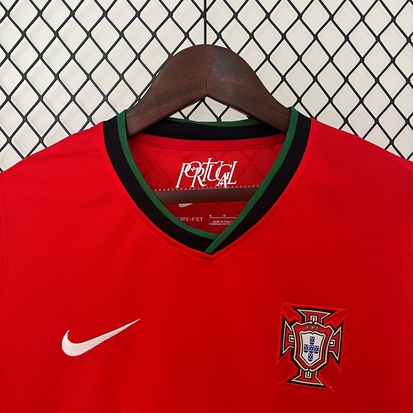 CAMISETA PRIMERA EQUIPACIÓN PORTUGAL 2024 VERSIÓN FEMENINA