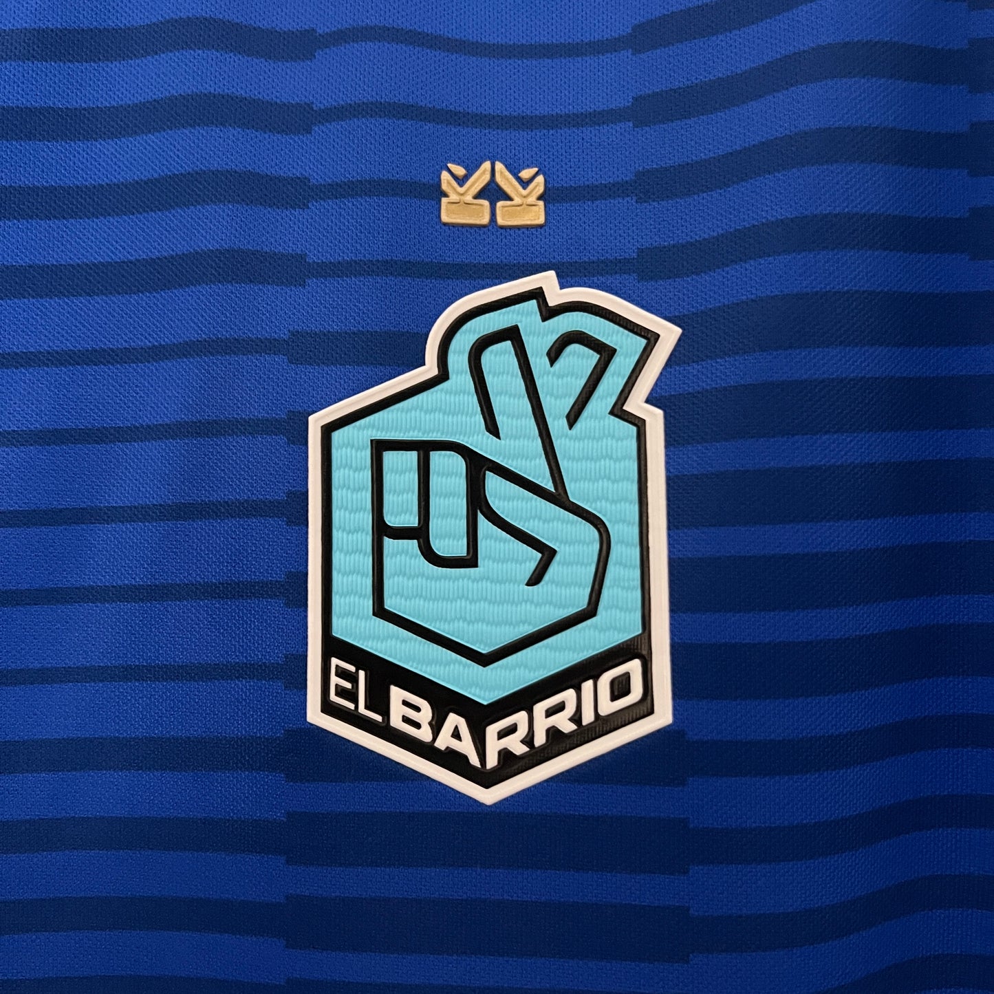 CAMISETA PRIMERA EQUIPACIÓN EL BARRIO 2024 VERSIÓN FAN