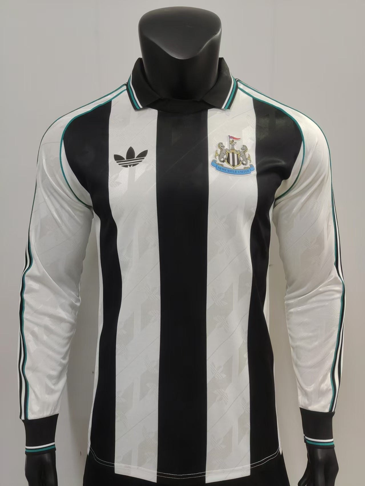 CAMISETA EDICIÓN ESPECIAL NEWCASTLE 24/25 VERSIÓN JUGADOR