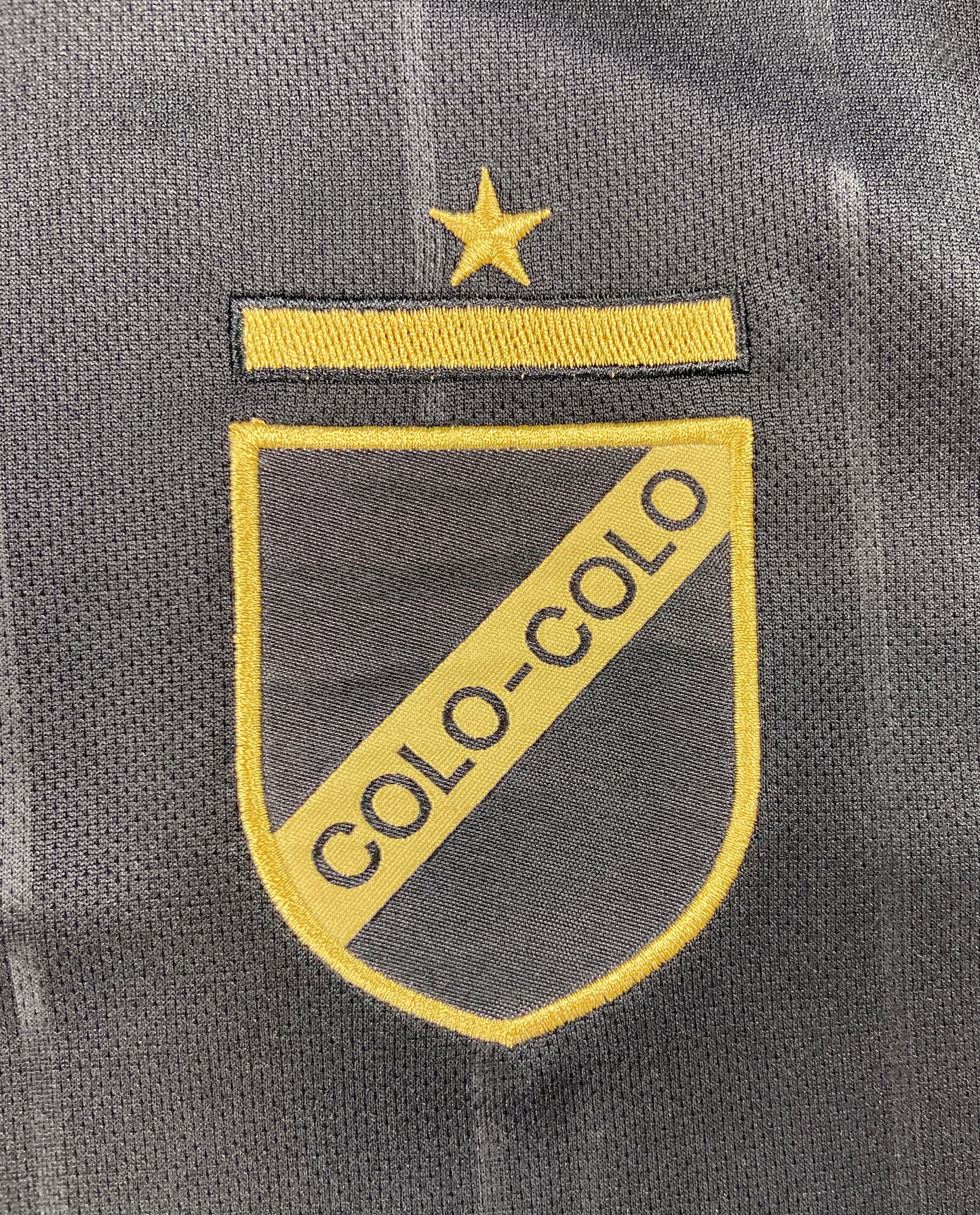 CAMISETA CONCEPTO COLO COLO 2022 VERSIÓN FAN