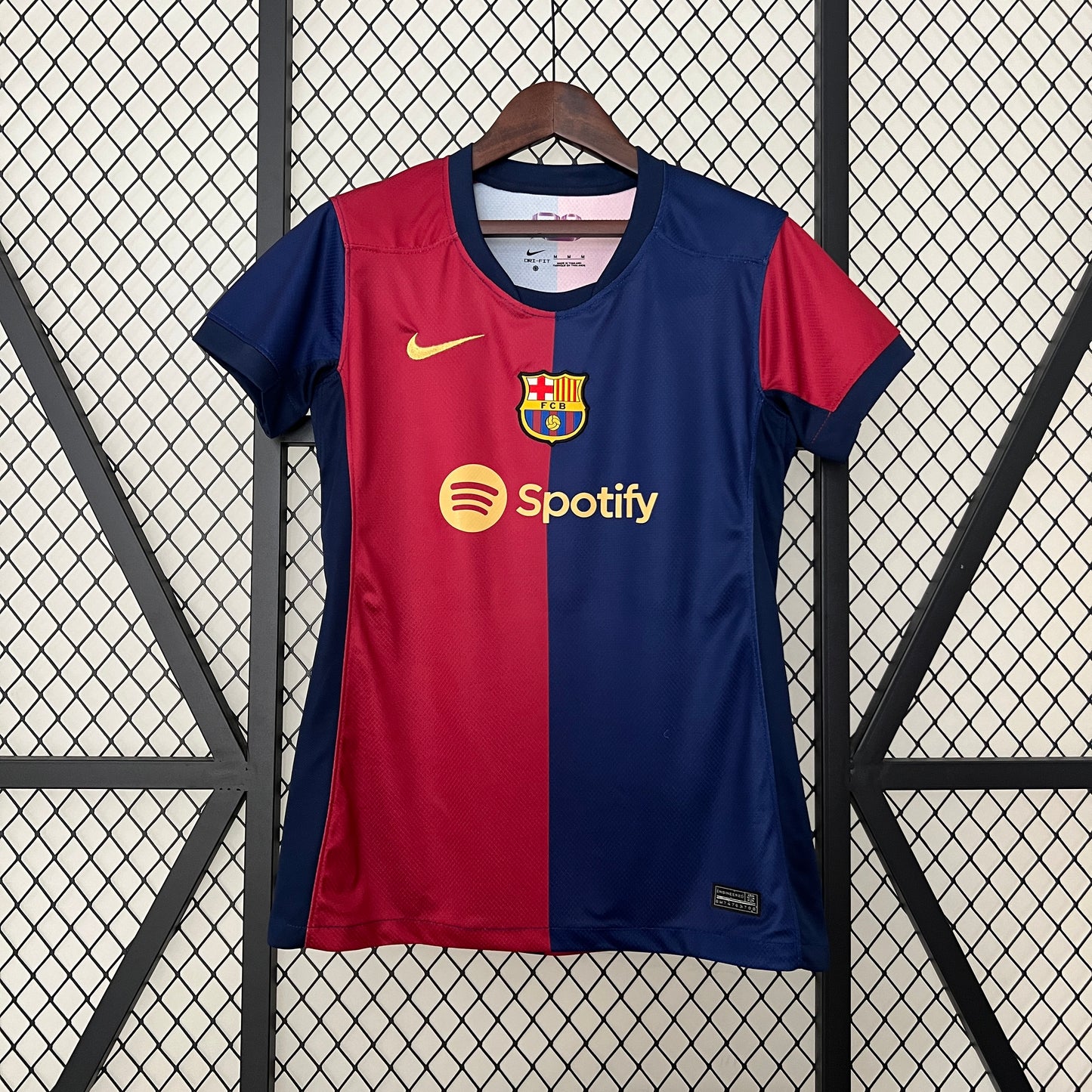 CAMISETA PRIMERA EQUIPACIÓN BARCELONA 24/25 VERSIÓN FEMENINA