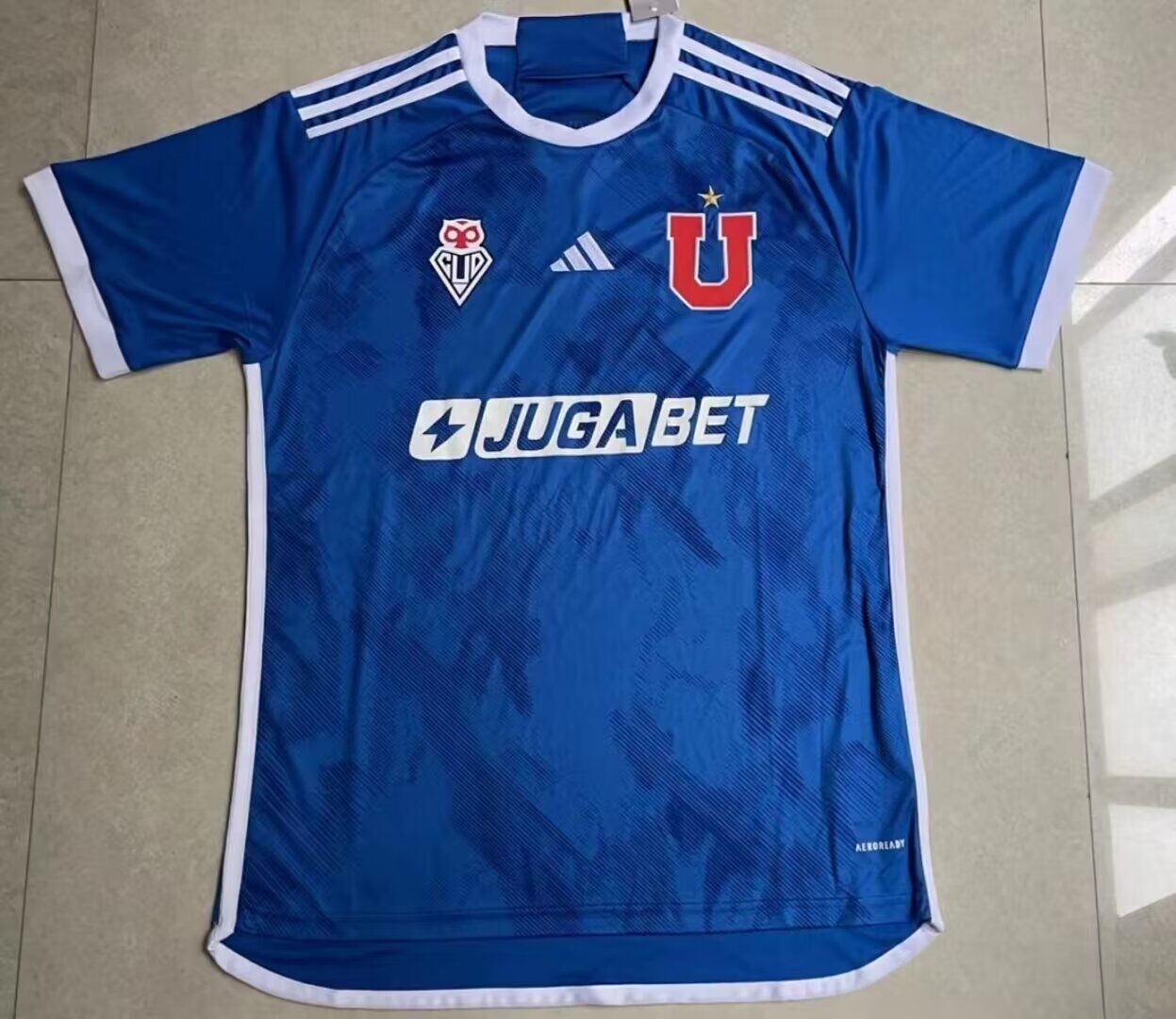 CAMISETA EDICIÓN ESPECIAL U. DE CHILE 2024 VERSIÓN FAN