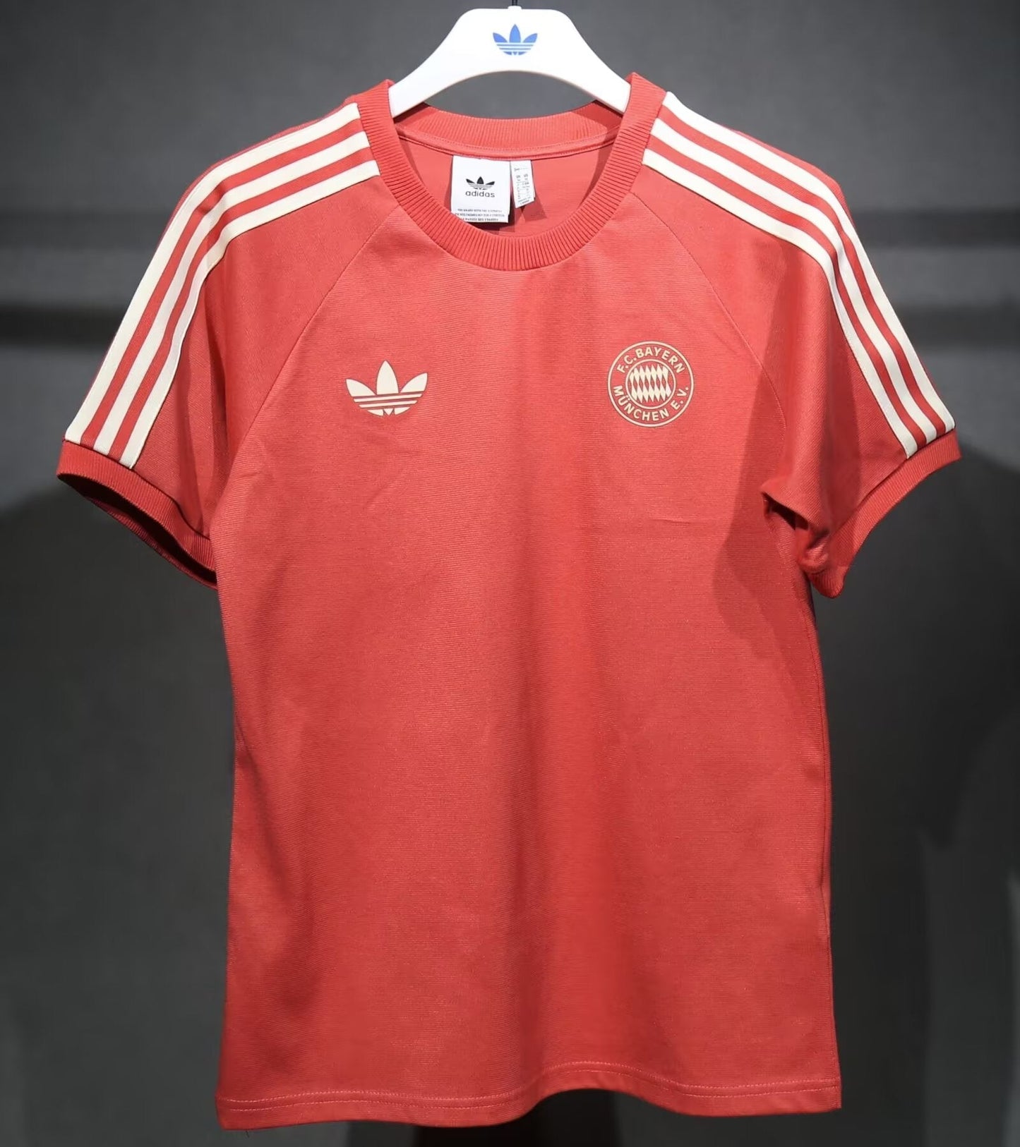 POLERA DE SALIDA BAYERN MUNICH 24/25 VERSIÓN FAN