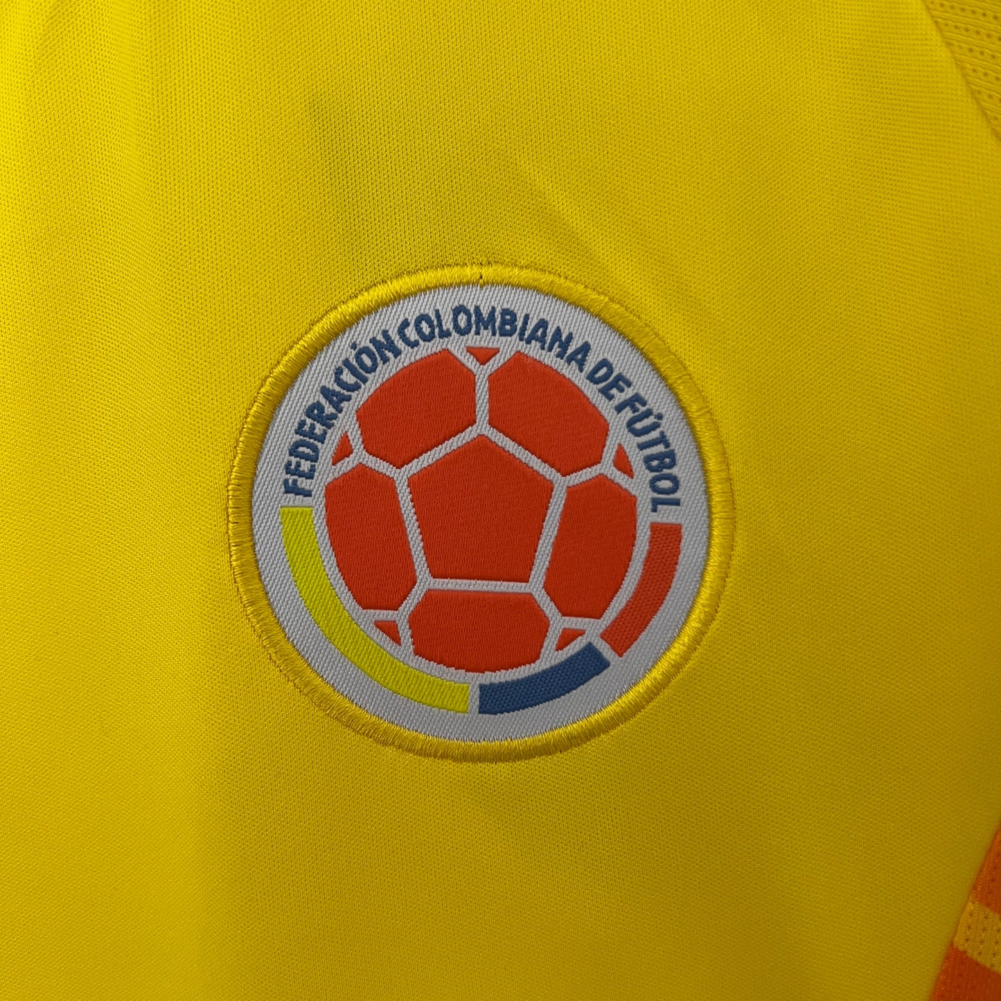 CAMISETA PRIMERA EQUIPACIÓN COLOMBIA 2024 VERSIÓN FEMENINA