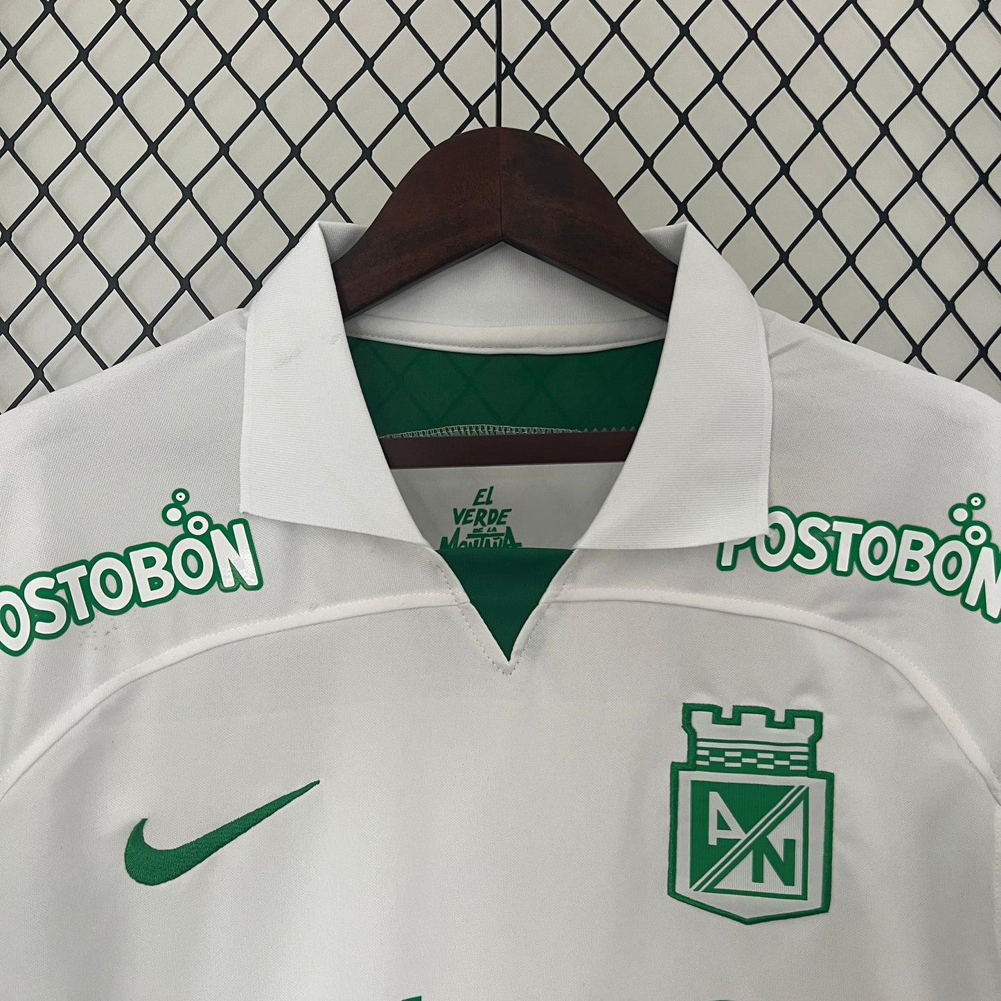 CAMISETA SEGUNDA EQUIPACIÓN ATLÉTICO NACIONAL 2024 VERSIÓN FAN