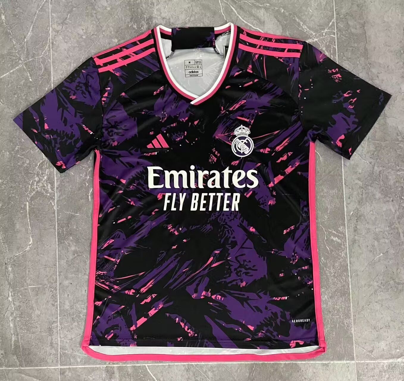 CAMISETA CONCEPTO REAL MADRID 24/25 VERSIÓN FAN