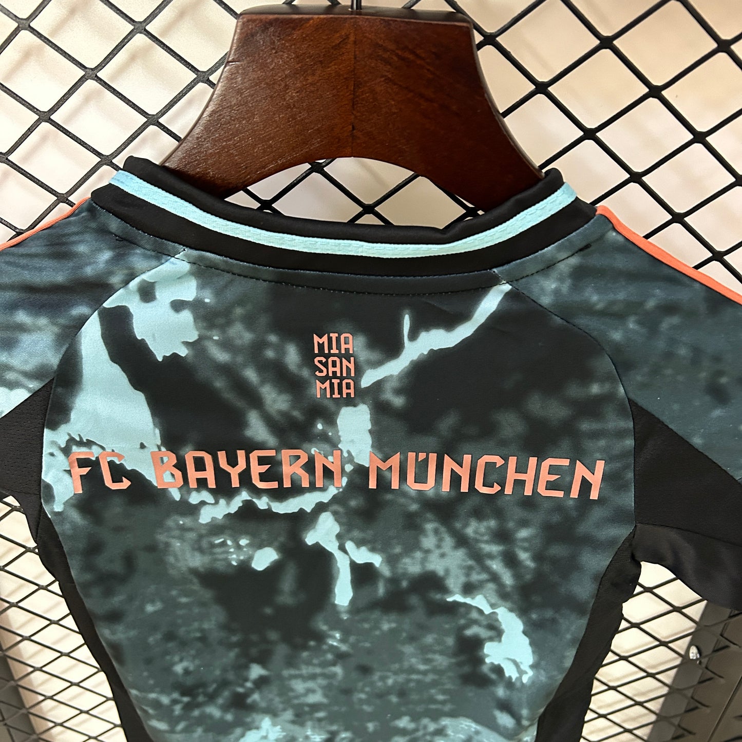 CAMISETA SEGUNDA EQUIPACIÓN BAYERN MUNICH 24/25 VERSIÓN INFANTIL