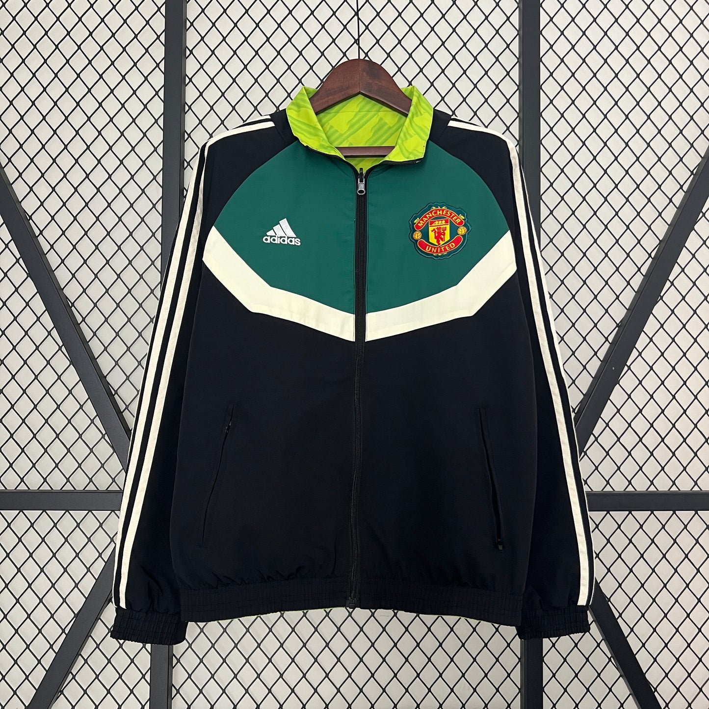 CORTAVIENTOS MANCHESTER UNITED REVERSIBLE