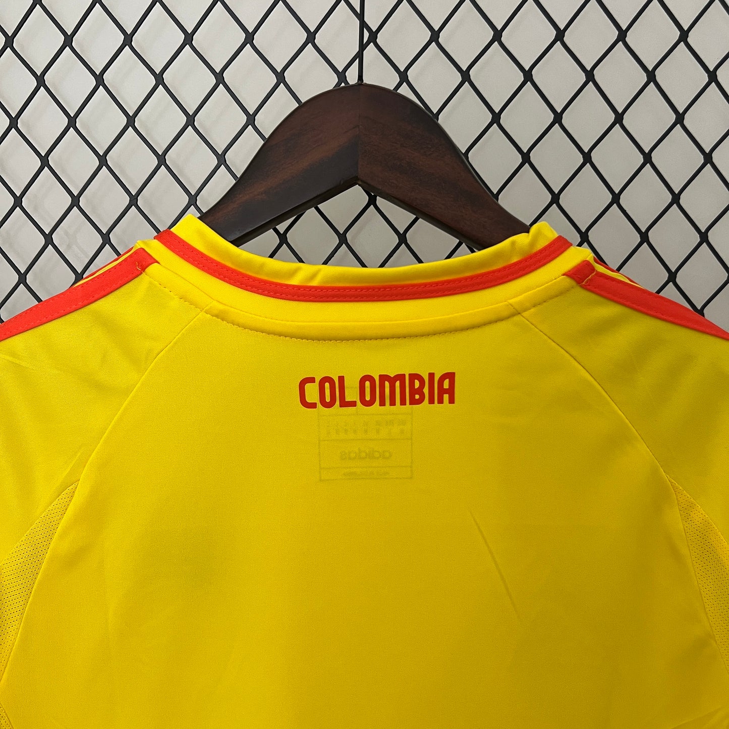 CAMISETA PRIMERA EQUIPACIÓN COLOMBIA 2024 VERSIÓN FEMENINA