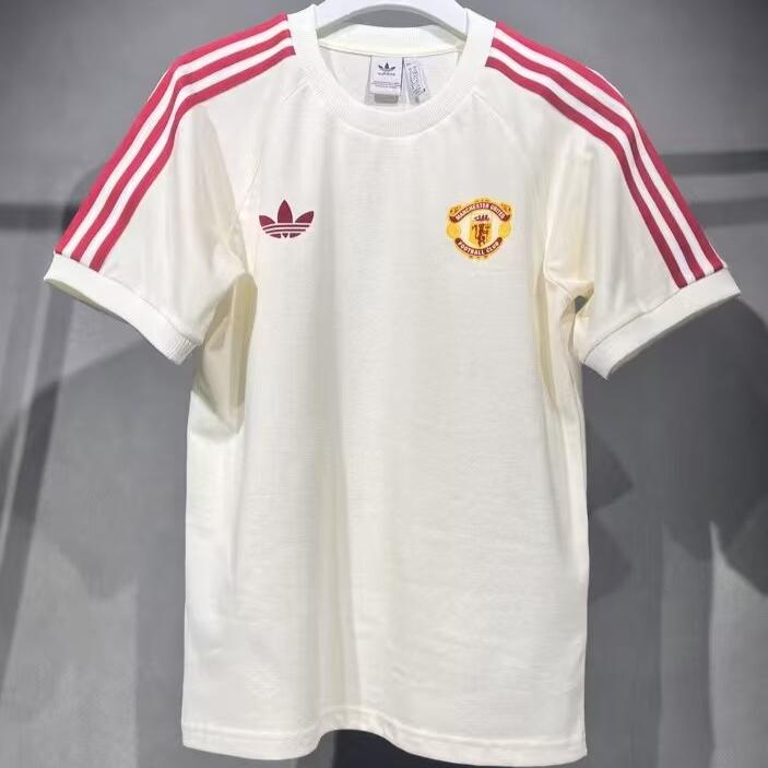 POLERA DE SALIDA MANCHESTER UNITED 24/25 VERSIÓN FAN