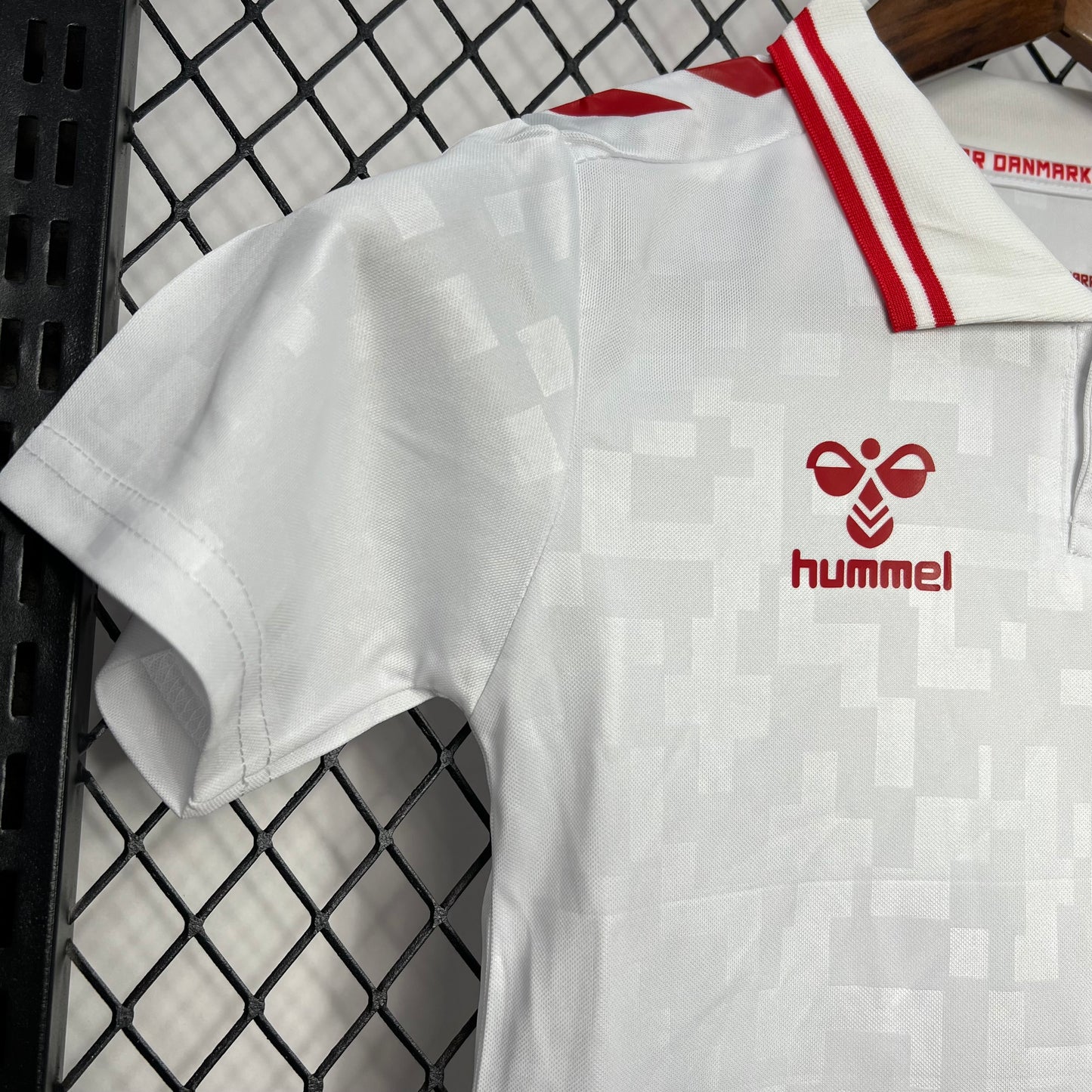 CAMISETA SEGUNDA EQUIPACIÓN DINAMARCA 2024 VERSIÓN INFANTIL