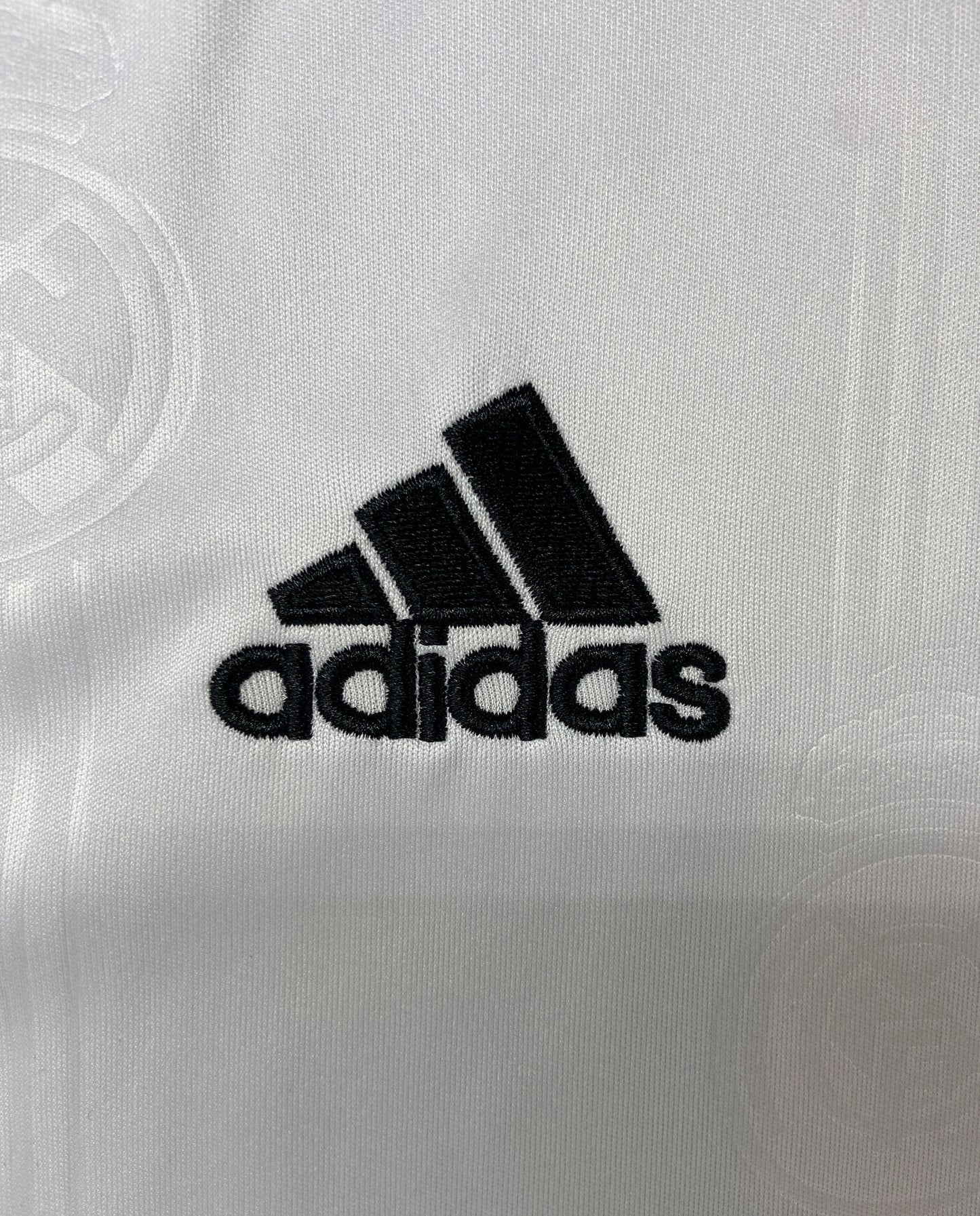 CAMISETA PRIMERA EQUIPACIÓN REAL MADRID 22/23 VERSIÓN FAN