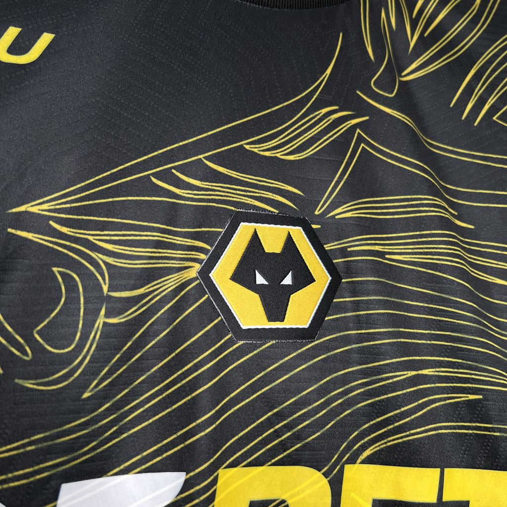 CAMISETA SEGUNDA EQUIPACIÓN WOLVERHAMPTON 24/25 VERSIÓN FAN